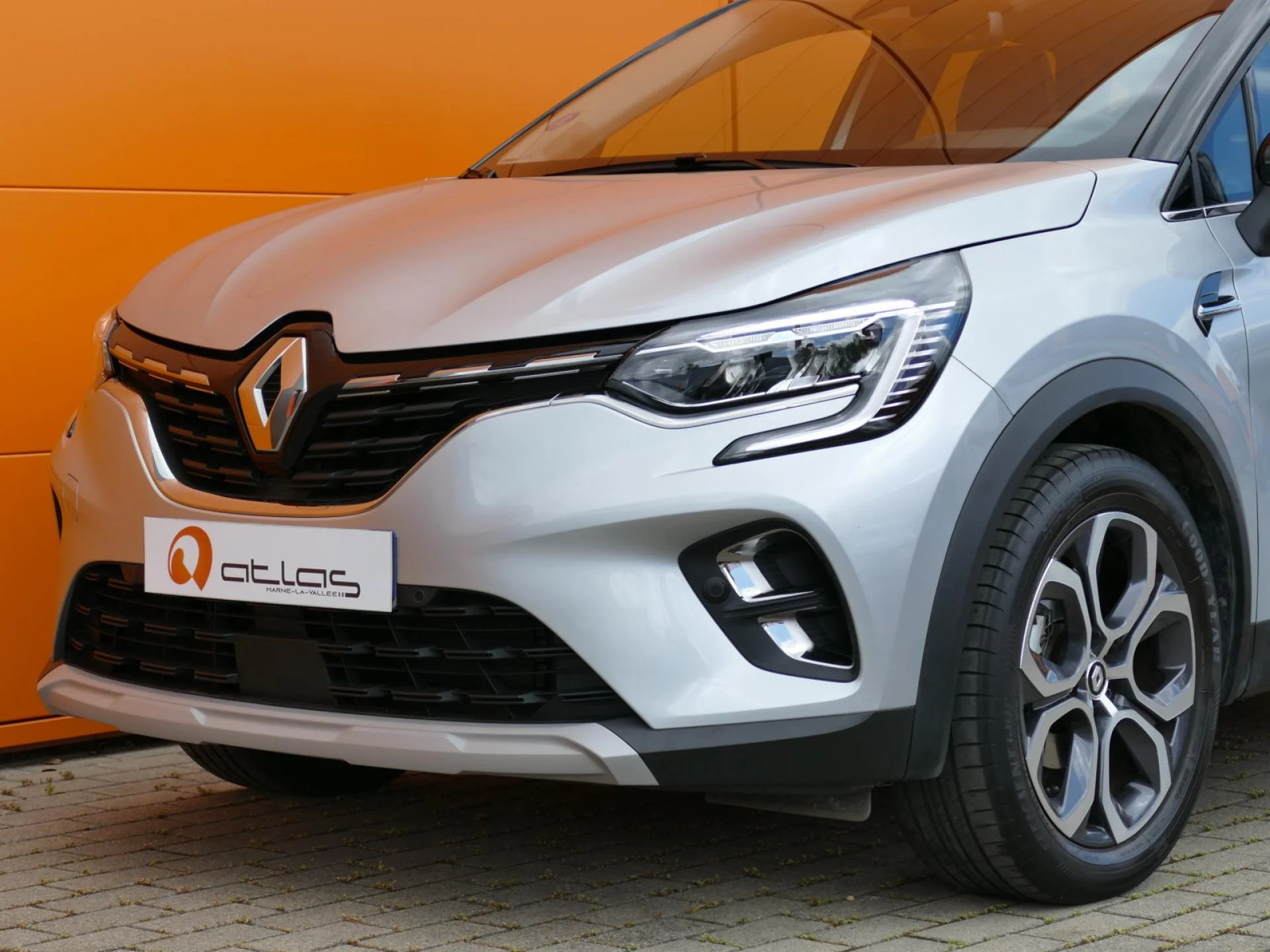 RENAULT CAPTUR - Miniature 30 sur 34 - Cliquer pour voir cette photo