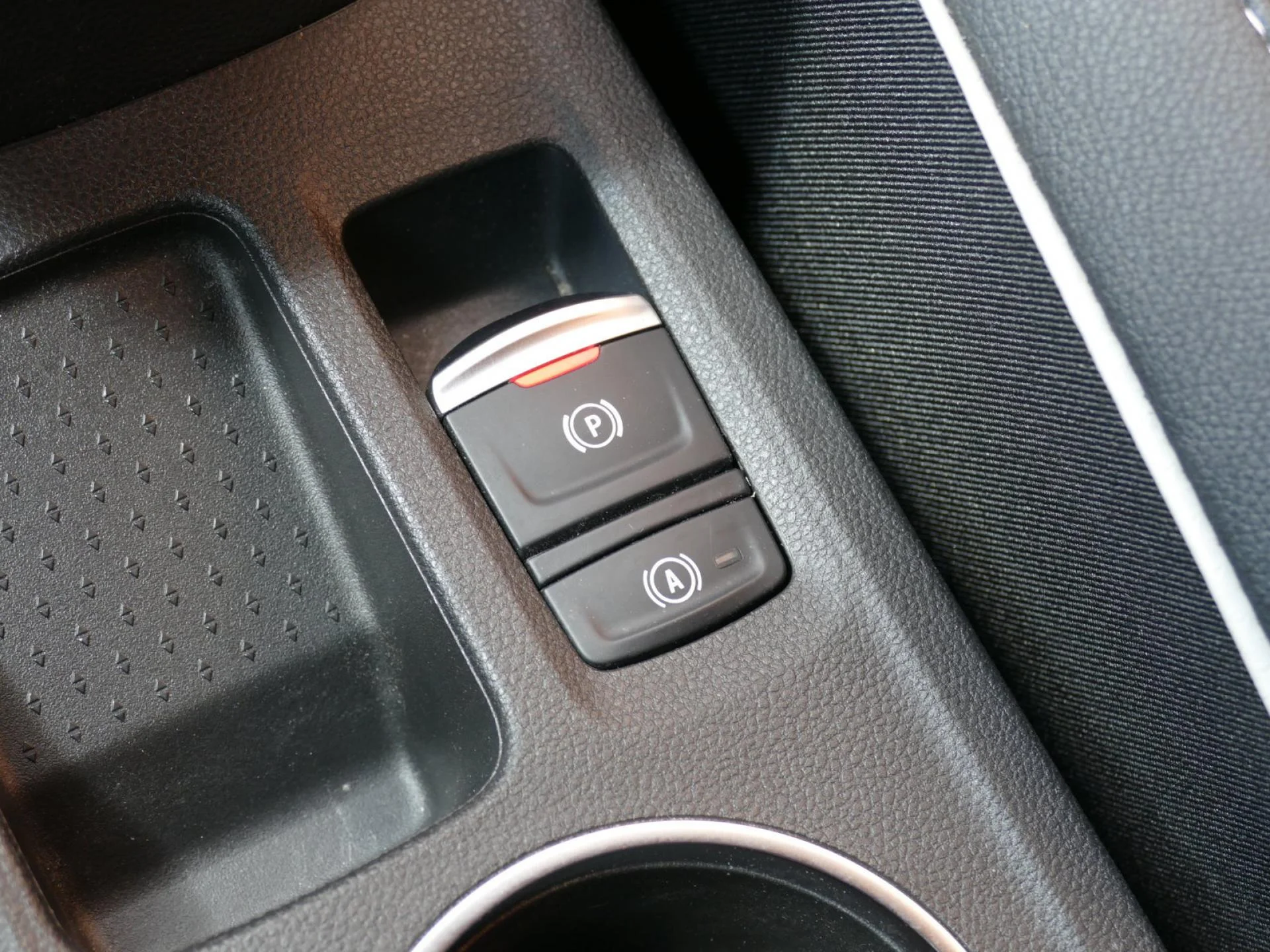 RENAULT CAPTUR - Miniature 22 sur 34 - Cliquer pour voir cette photo
