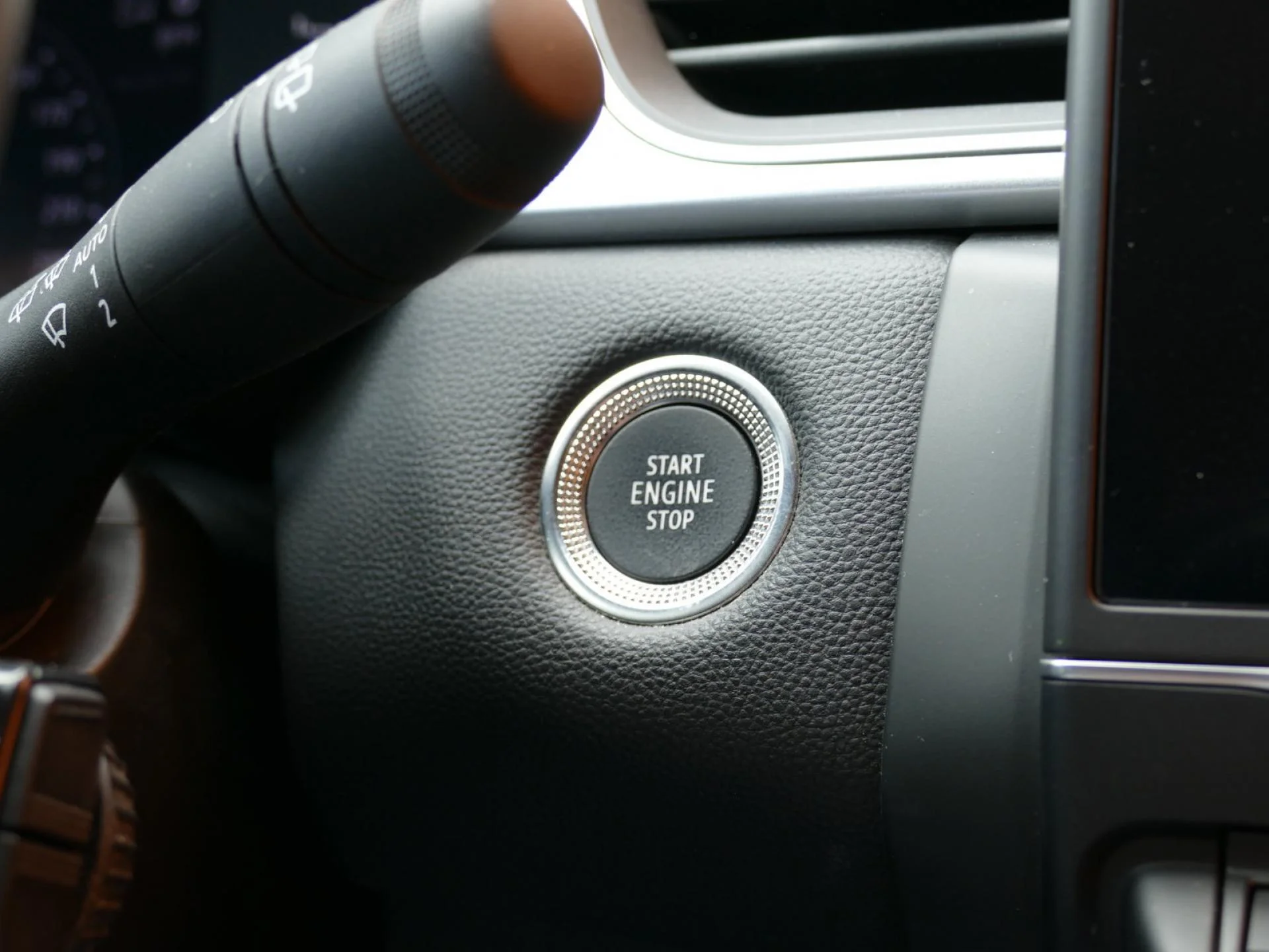 RENAULT CAPTUR - Miniature 23 sur 34 - Cliquer pour voir cette photo