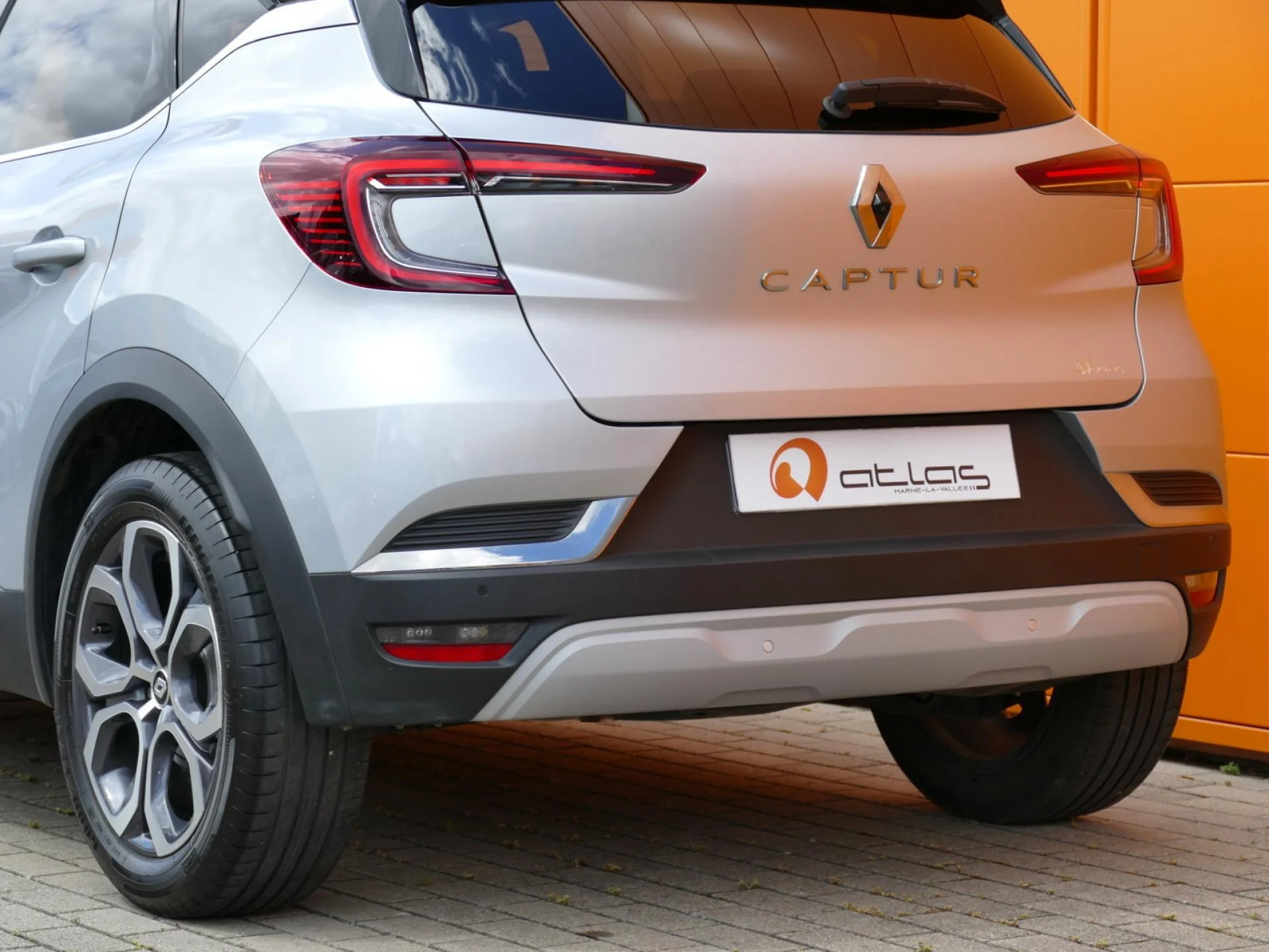 RENAULT CAPTUR - Miniature 32 sur 34 - Cliquer pour voir cette photo