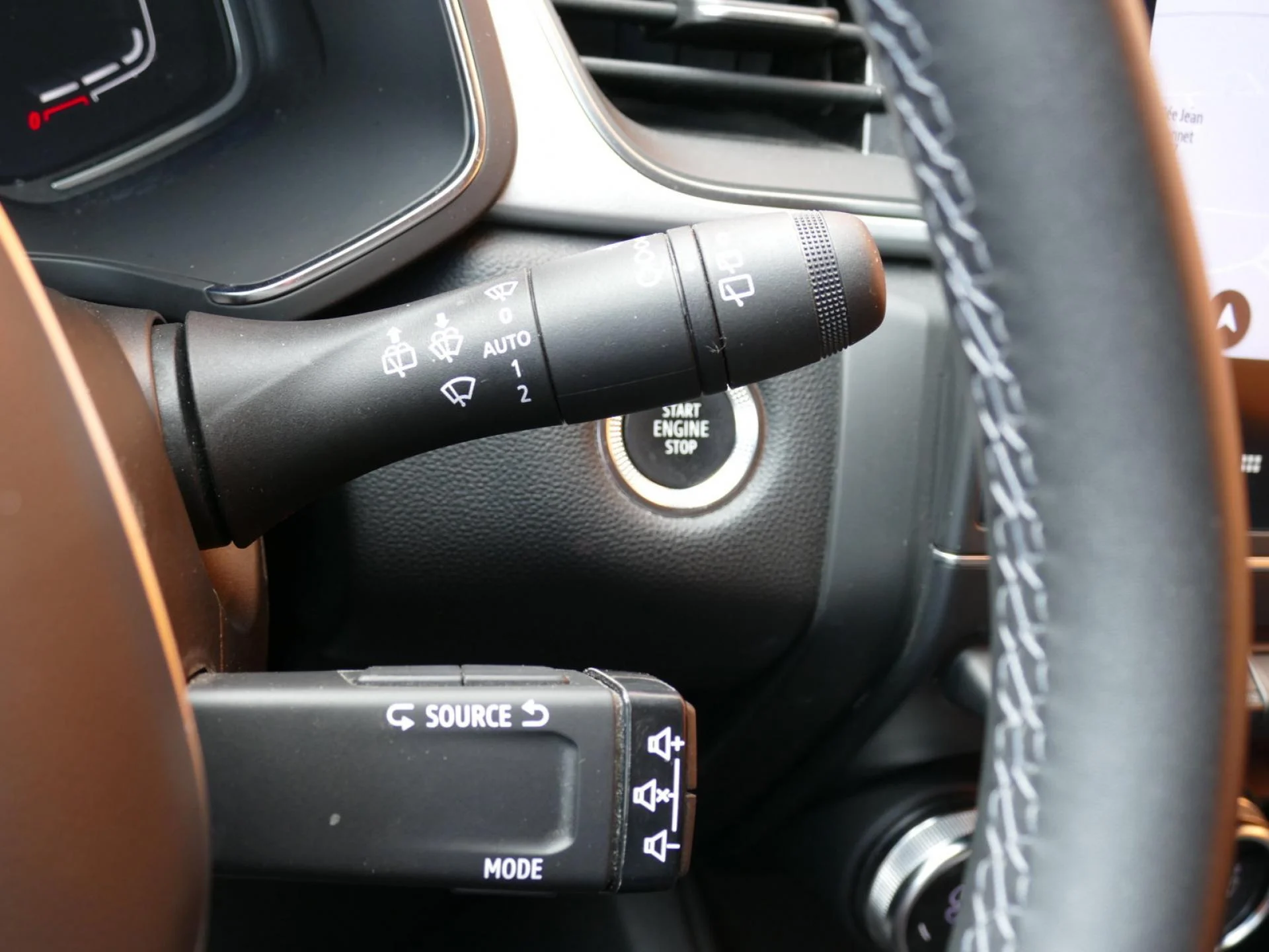 RENAULT CAPTUR - Miniature 28 sur 34 - Cliquer pour voir cette photo