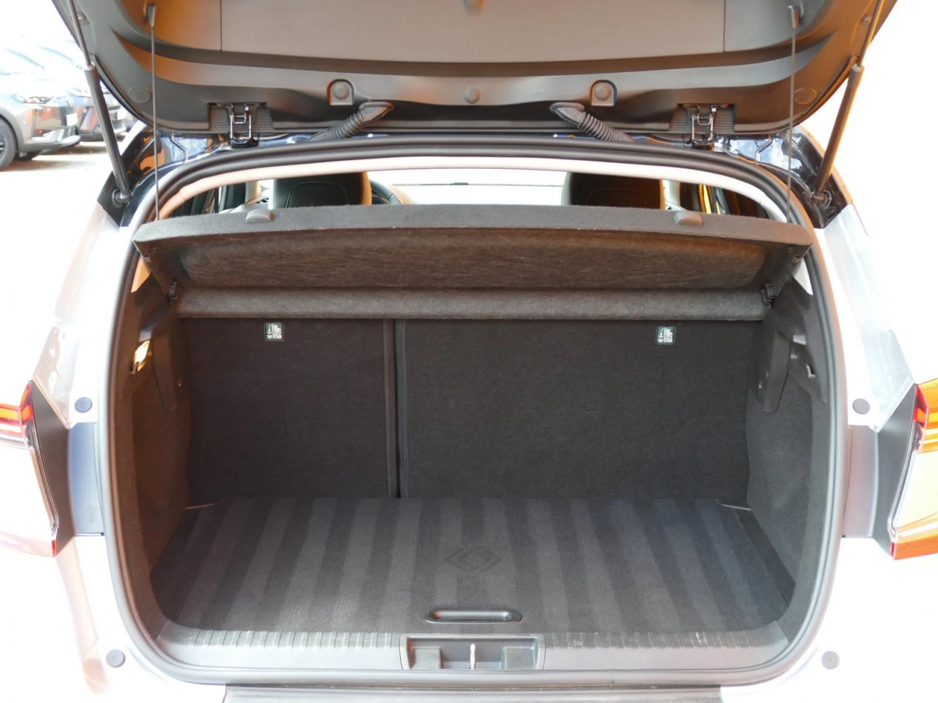 RENAULT CAPTUR - Miniature 8 sur 34 - Cliquer pour voir cette photo