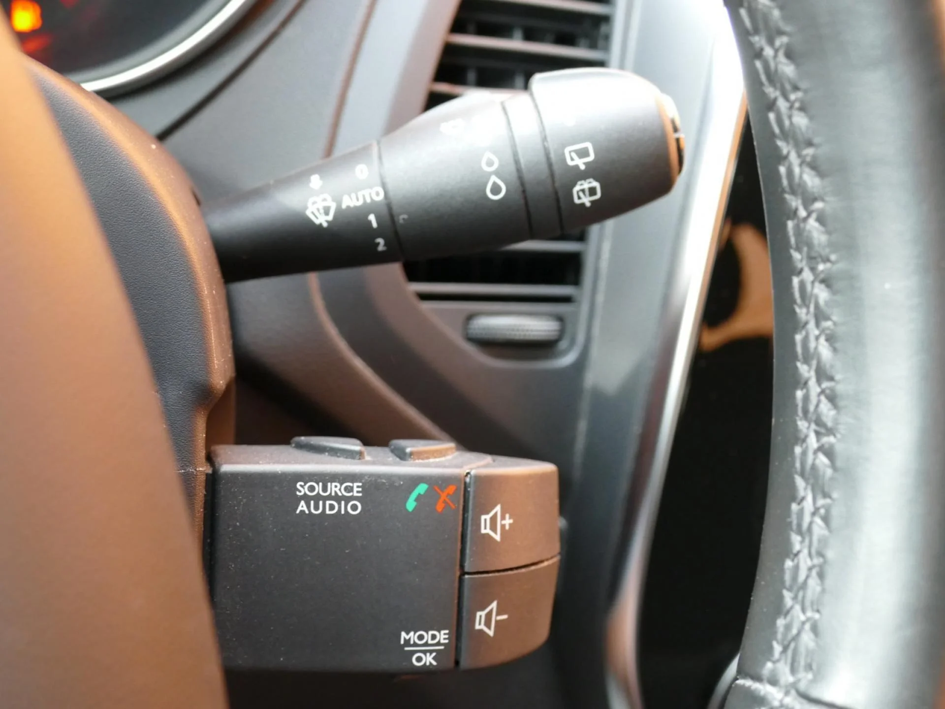 RENAULT CAPTUR - Miniature 23 sur 32 - Cliquer pour voir cette photo