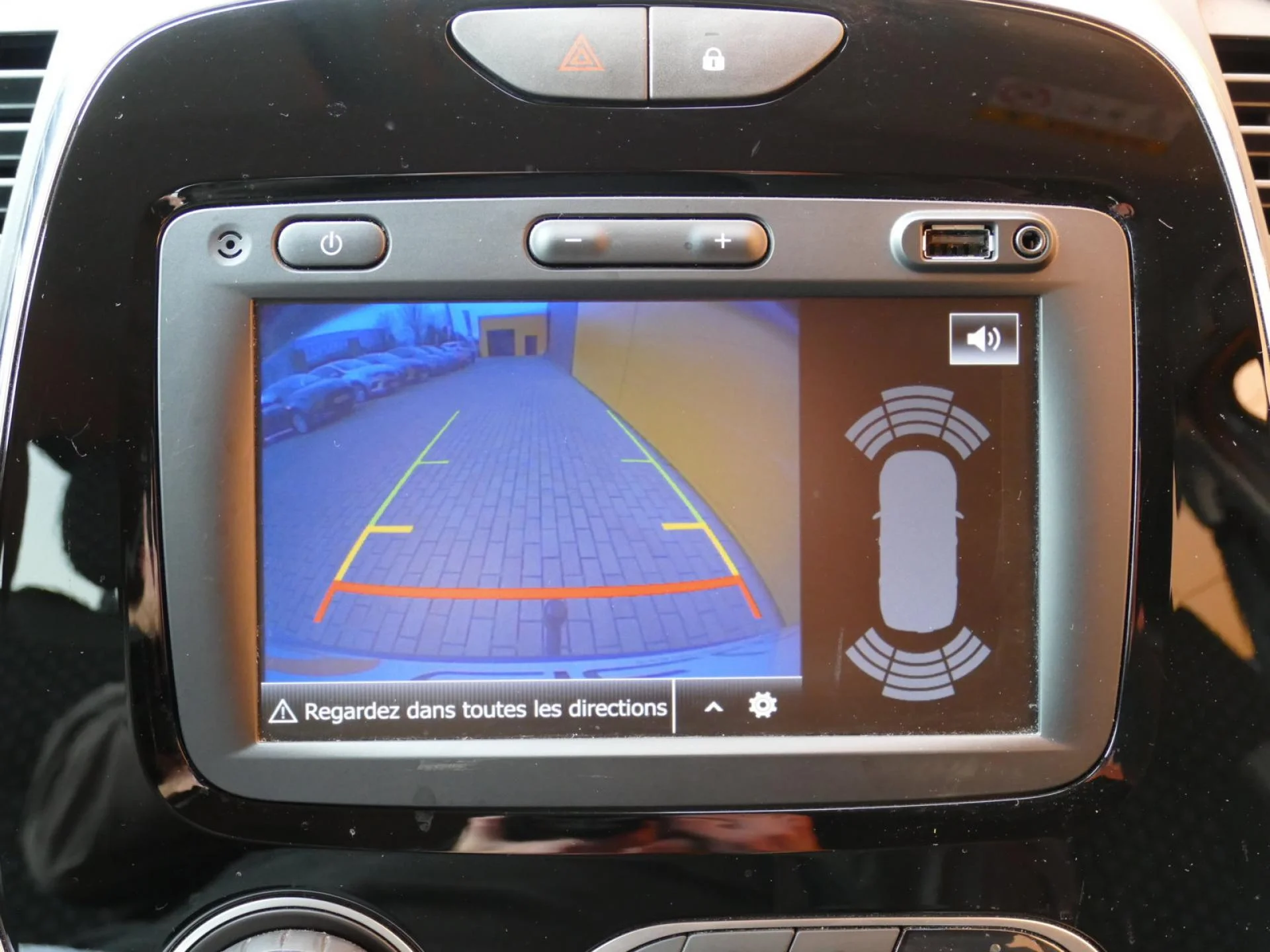 RENAULT CAPTUR - Miniature 10 sur 32 - Cliquer pour voir cette photo