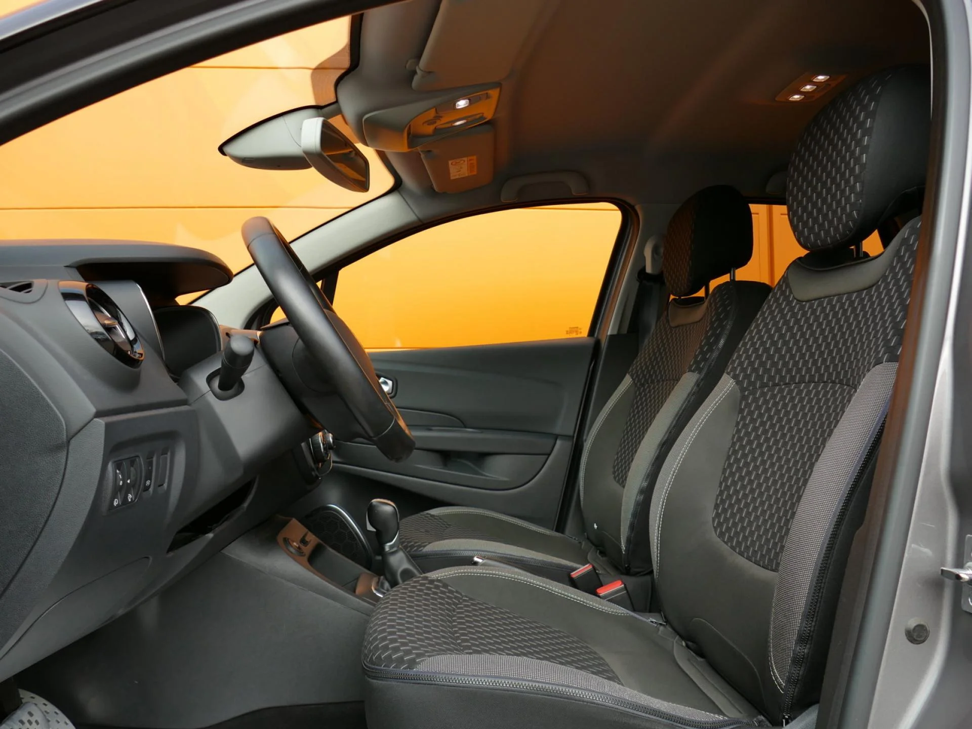 RENAULT CAPTUR - Miniature 6 sur 32 - Cliquer pour voir cette photo