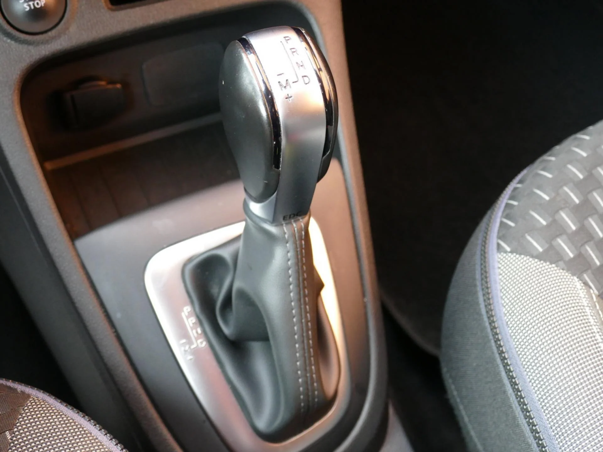 RENAULT CAPTUR - Miniature 18 sur 32 - Cliquer pour voir cette photo