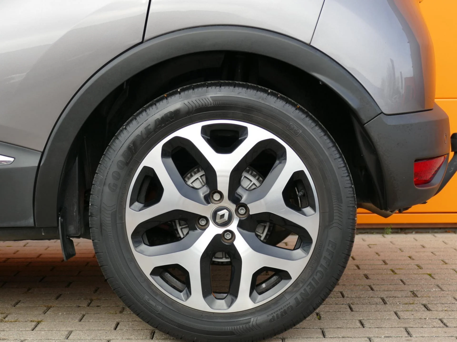 RENAULT CAPTUR - Miniature 32 sur 32 - Cliquer pour voir cette photo