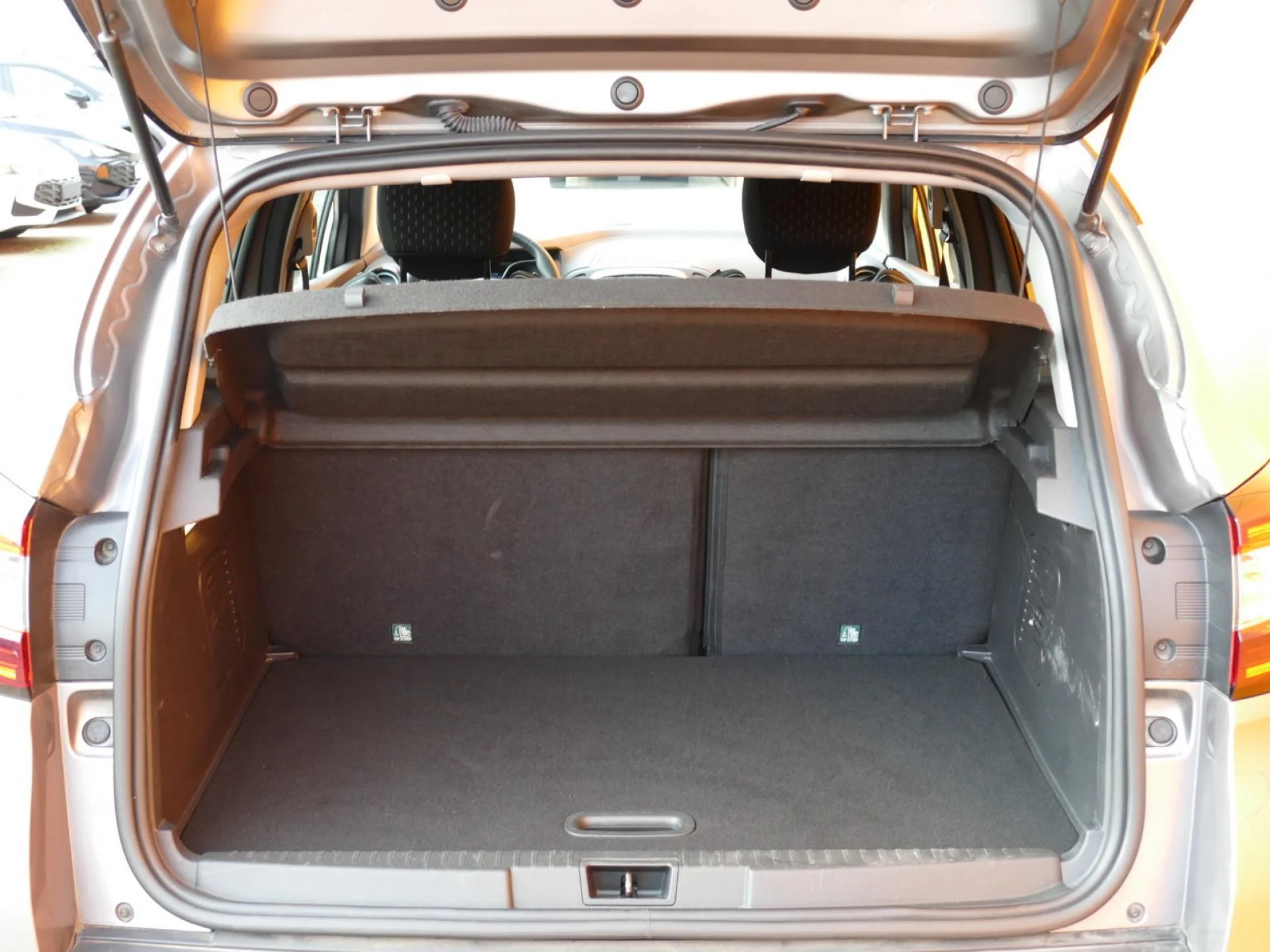 RENAULT CAPTUR - Miniature 8 sur 32 - Cliquer pour voir cette photo