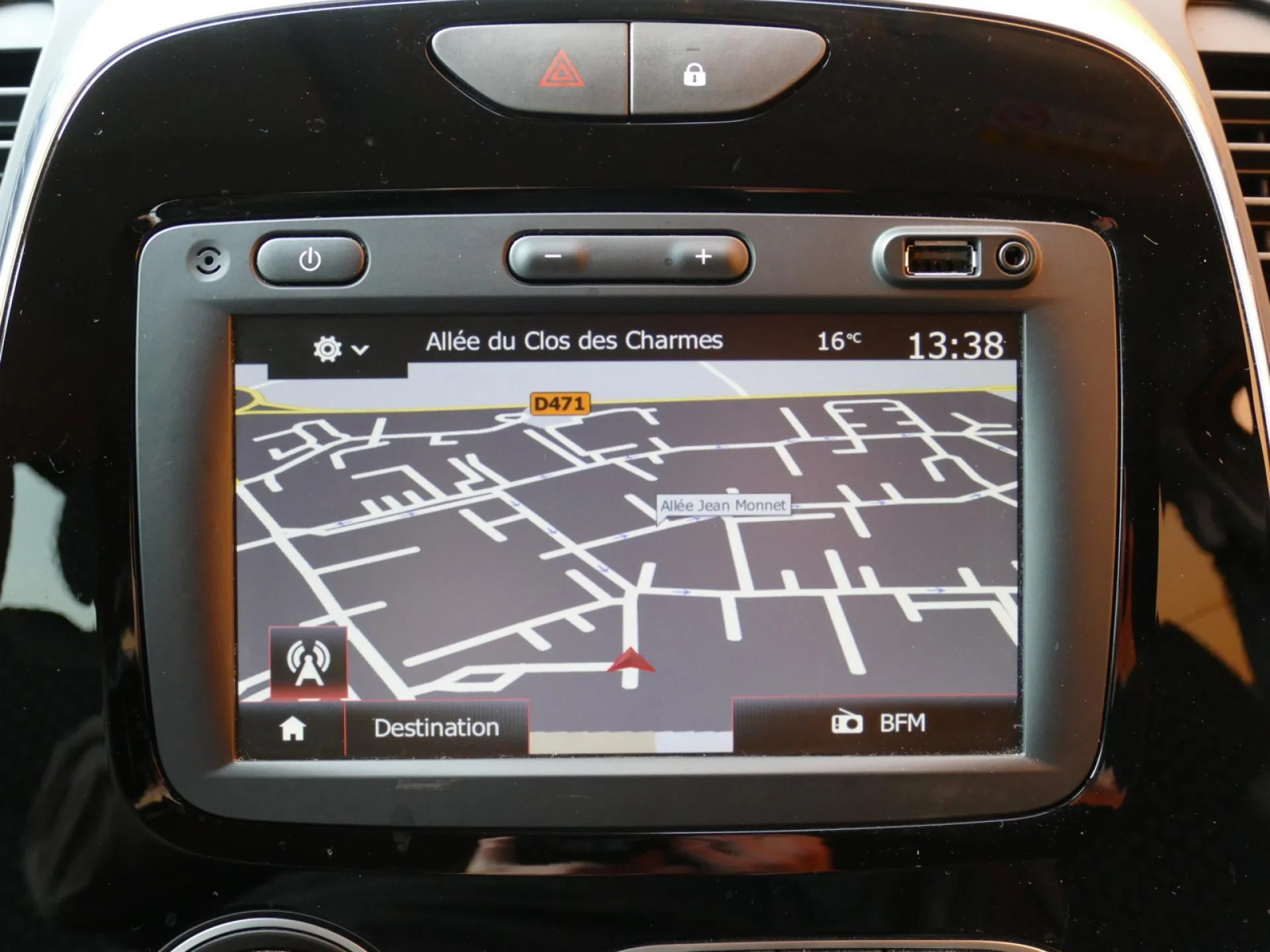 RENAULT CAPTUR - Miniature 9 sur 32 - Cliquer pour voir cette photo