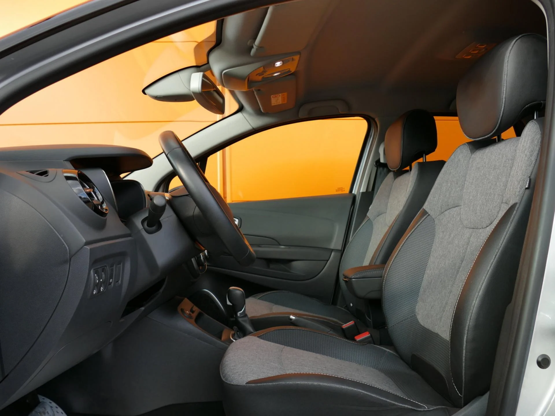 RENAULT CAPTUR - Miniature 6 sur 32 - Cliquer pour voir cette photo