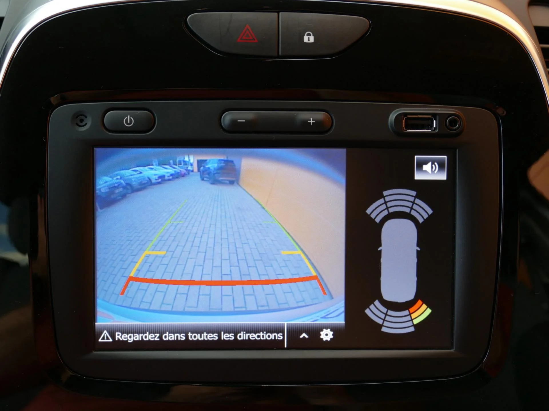 RENAULT CAPTUR - Miniature 10 sur 32 - Cliquer pour voir cette photo
