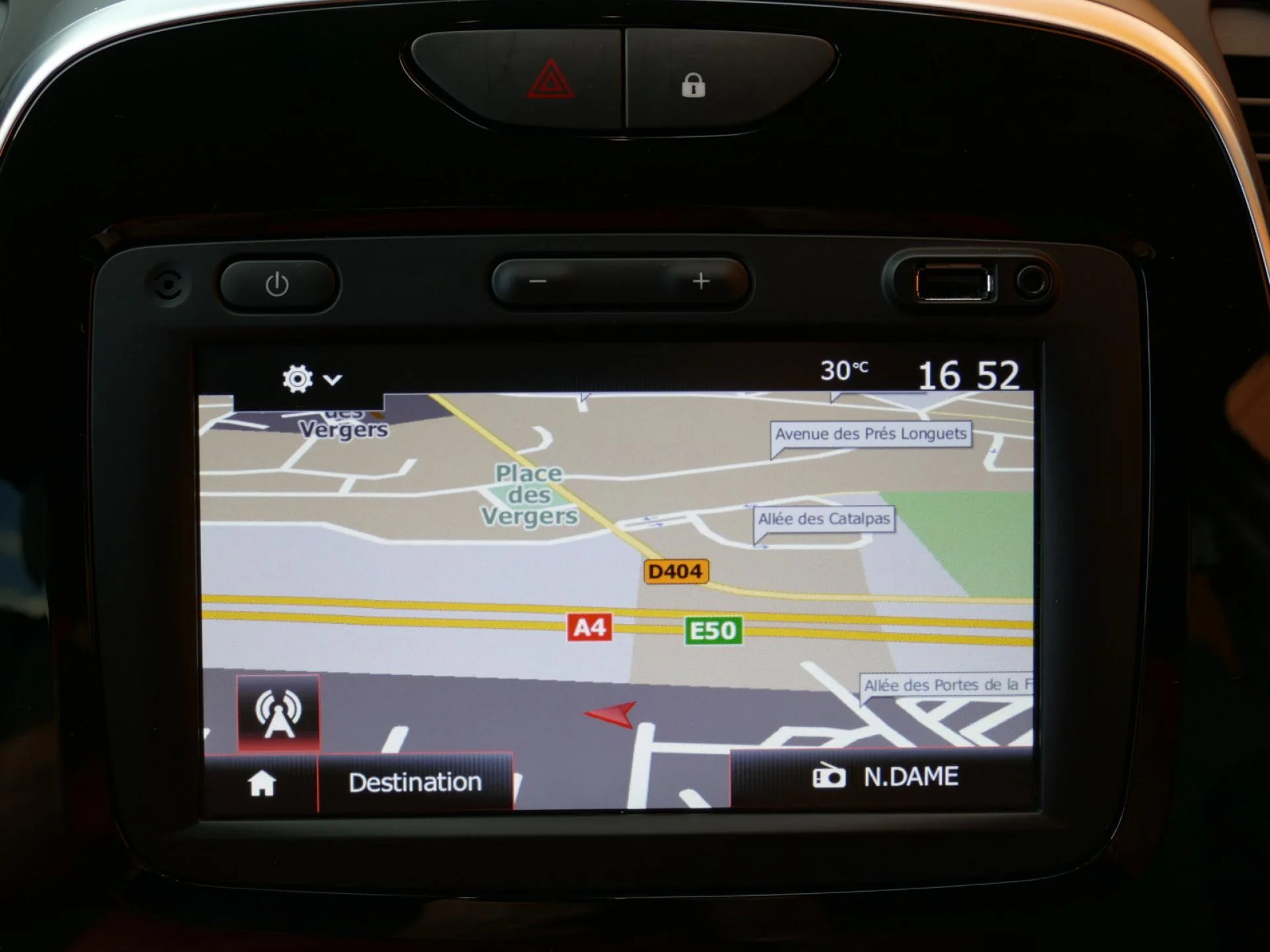 RENAULT CAPTUR - Miniature 9 sur 32 - Cliquer pour voir cette photo