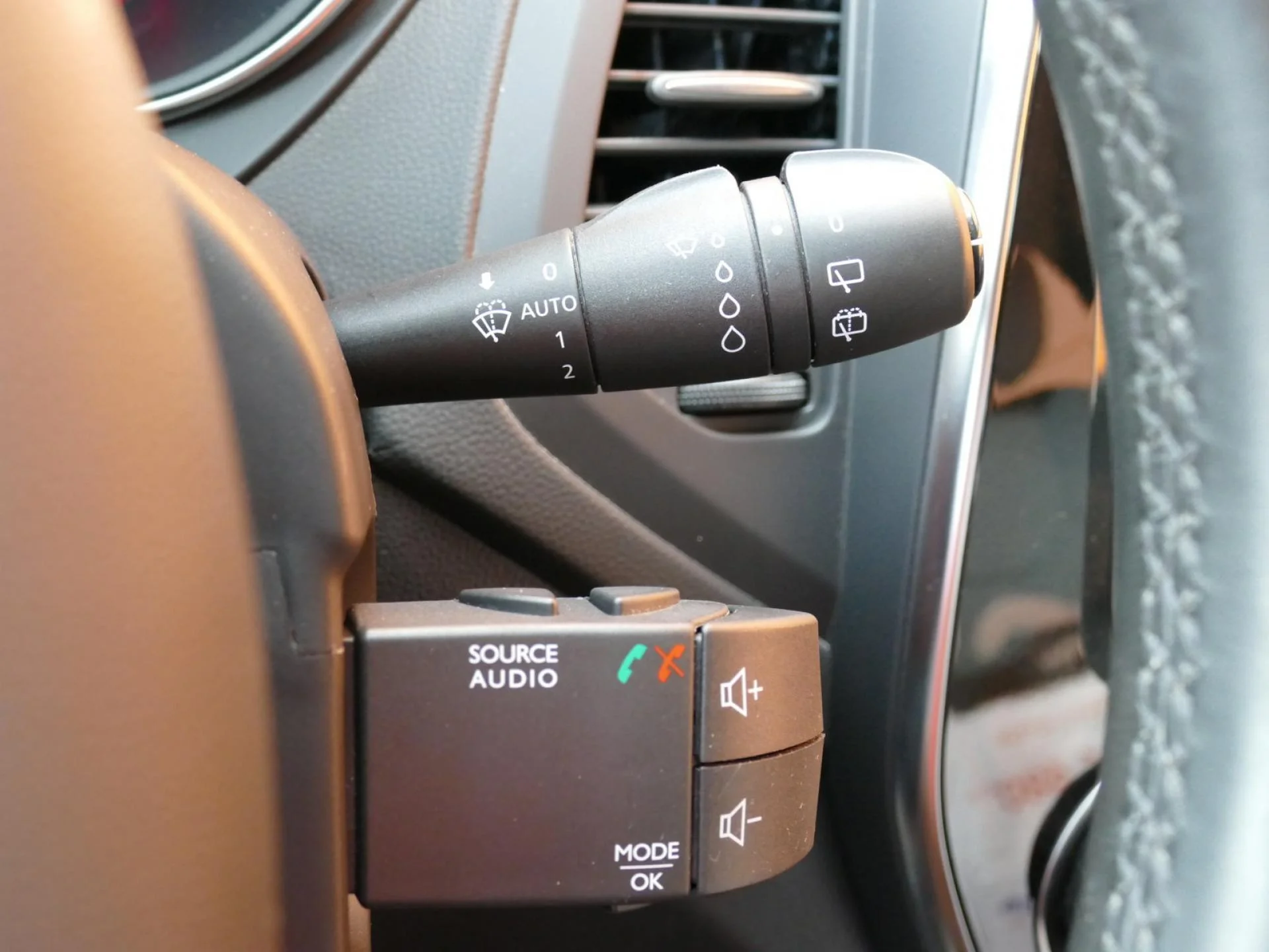 RENAULT CAPTUR - Miniature 25 sur 32 - Cliquer pour voir cette photo