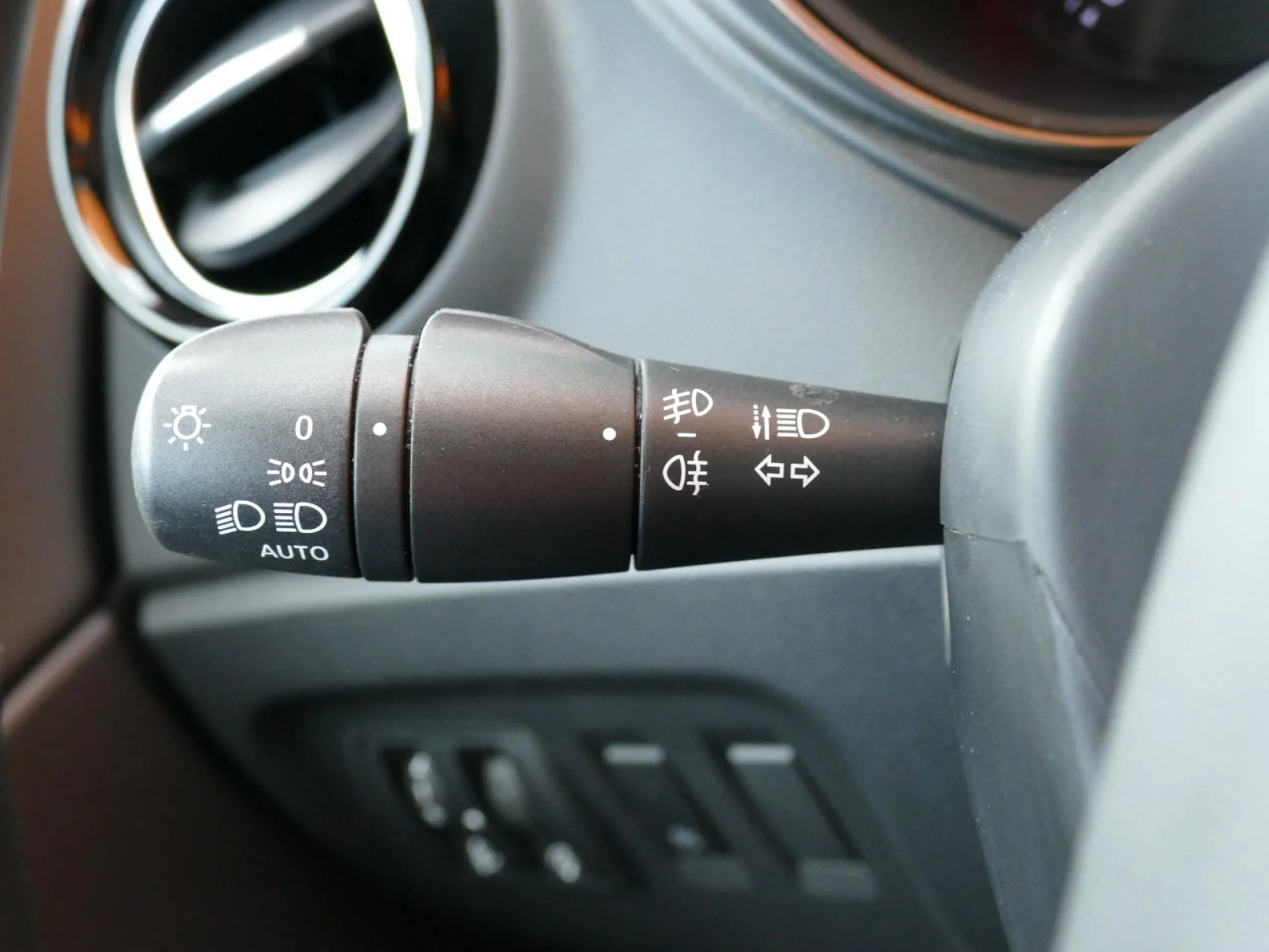 RENAULT CAPTUR - Miniature 24 sur 32 - Cliquer pour voir cette photo