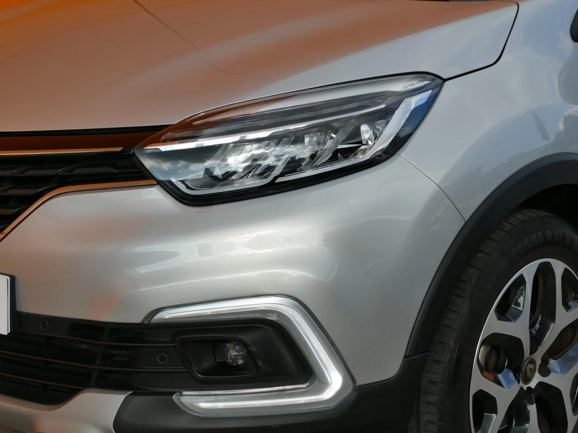 RENAULT CAPTUR - Miniature 29 sur 32 - Cliquer pour voir cette photo