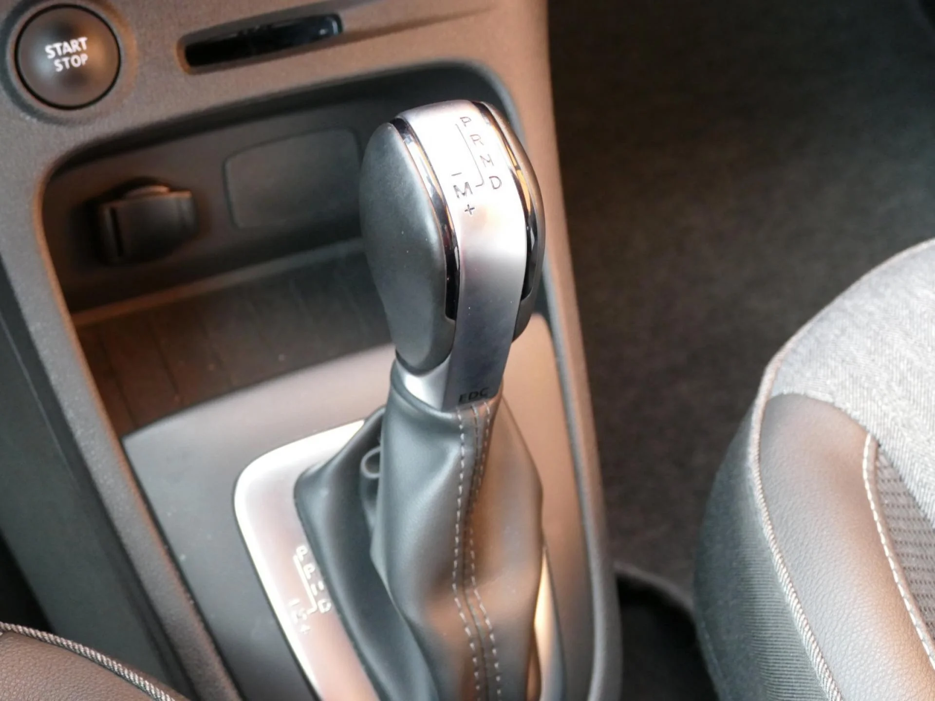 RENAULT CAPTUR - Miniature 18 sur 32 - Cliquer pour voir cette photo