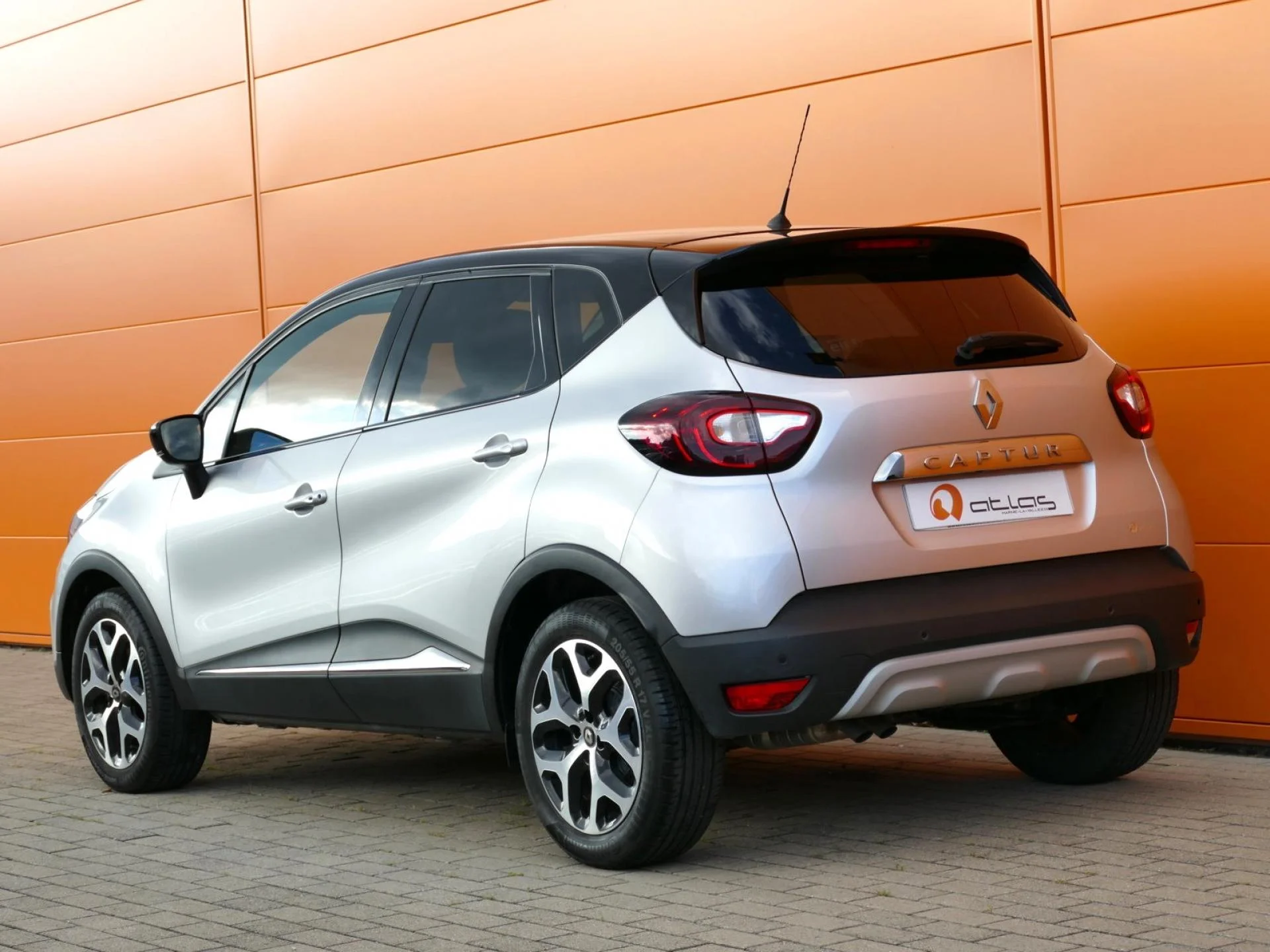 RENAULT CAPTUR - Miniature 4 sur 32 - Cliquer pour voir cette photo