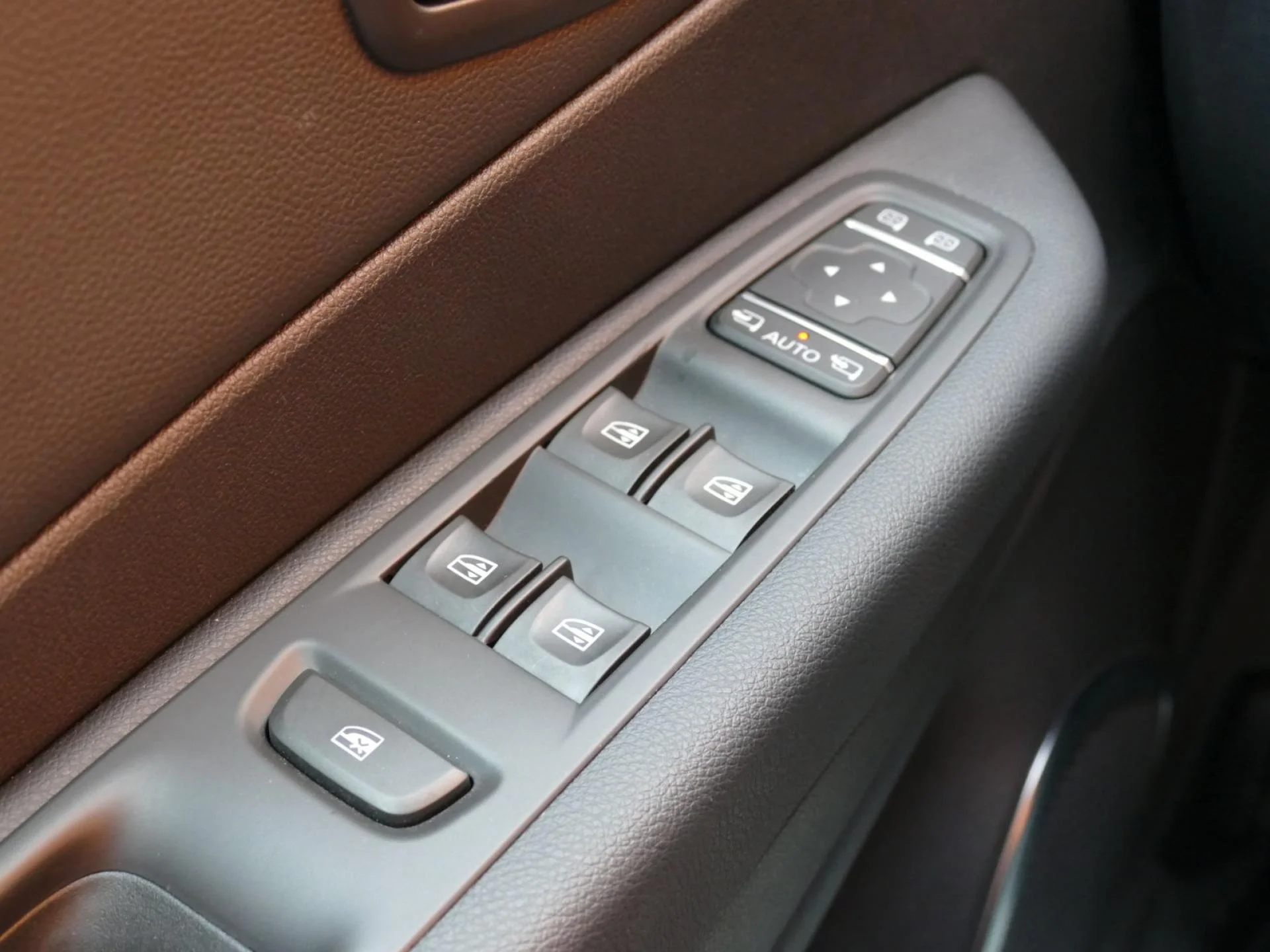 RENAULT CAPTUR - Miniature 23 sur 32 - Cliquer pour voir cette photo