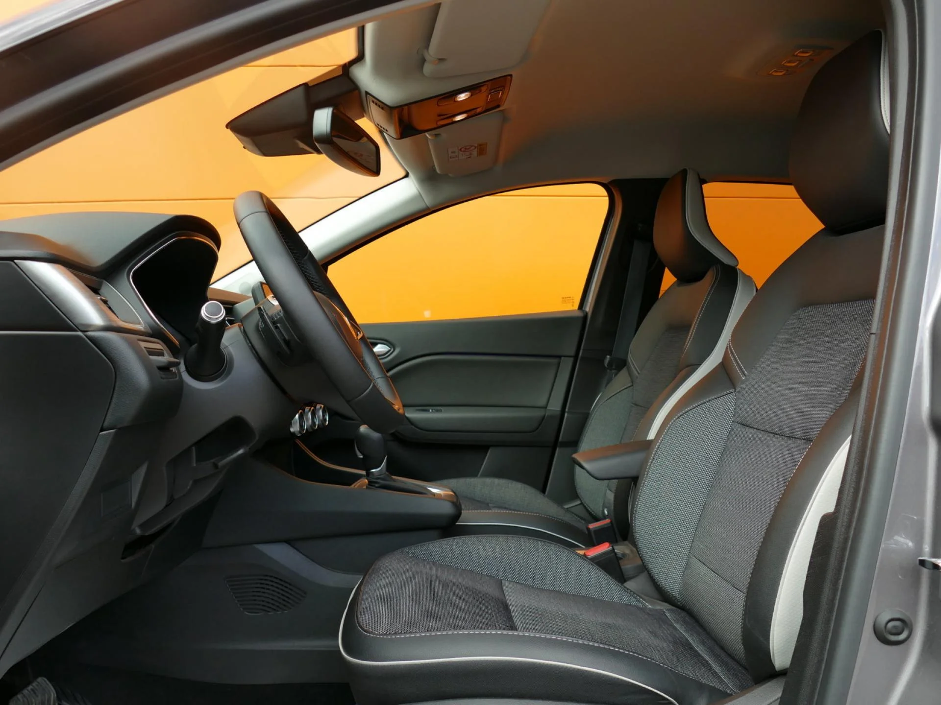 RENAULT CAPTUR - Miniature 6 sur 36 - Cliquer pour voir cette photo