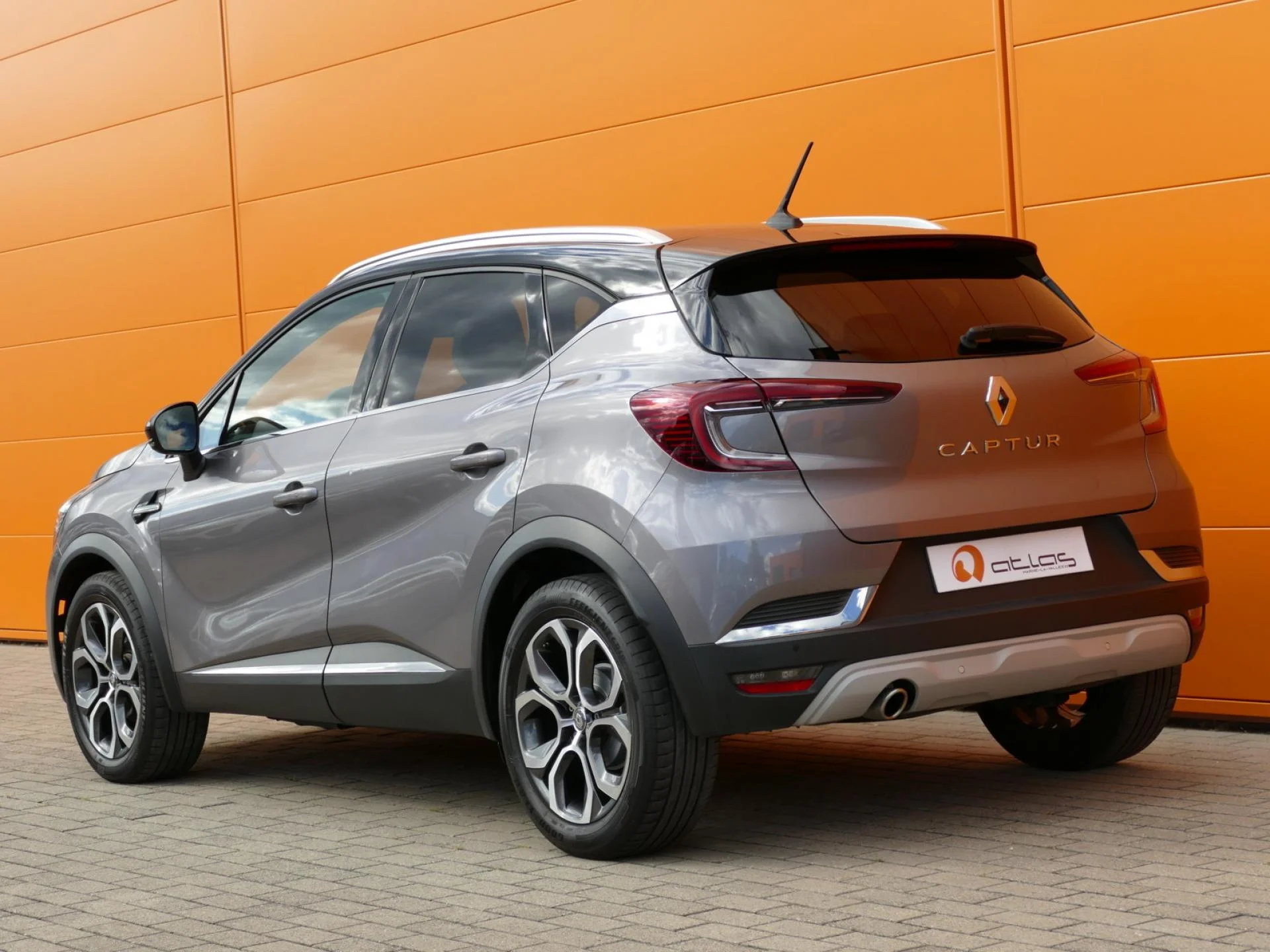 RENAULT CAPTUR - Miniature 4 sur 36 - Cliquer pour voir cette photo