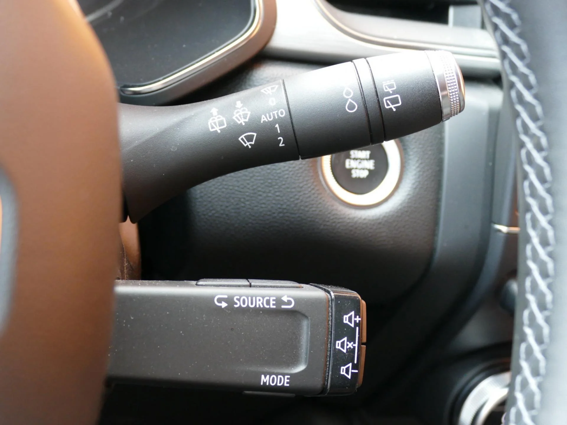 RENAULT CAPTUR - Miniature 29 sur 36 - Cliquer pour voir cette photo