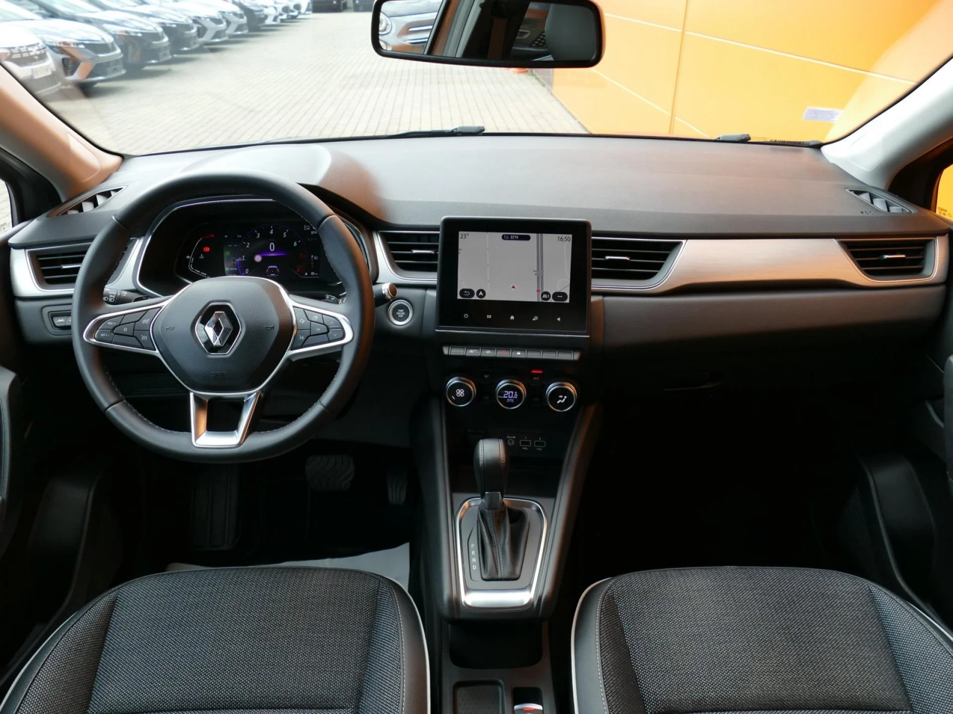 RENAULT CAPTUR - Miniature 5 sur 36 - Cliquer pour voir cette photo
