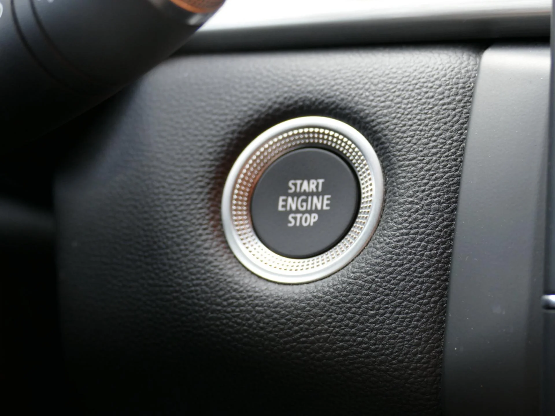 RENAULT CAPTUR - Miniature 23 sur 36 - Cliquer pour voir cette photo