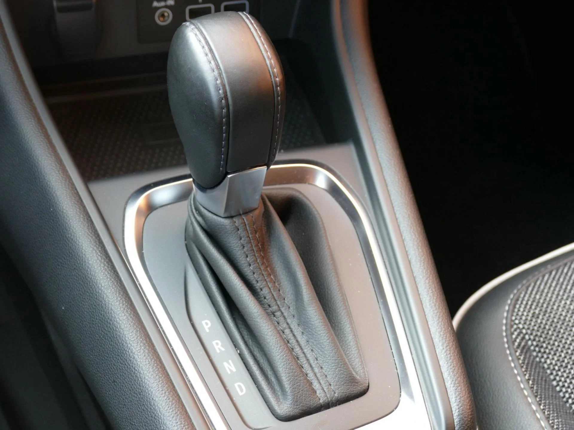 RENAULT CAPTUR - Miniature 22 sur 36 - Cliquer pour voir cette photo