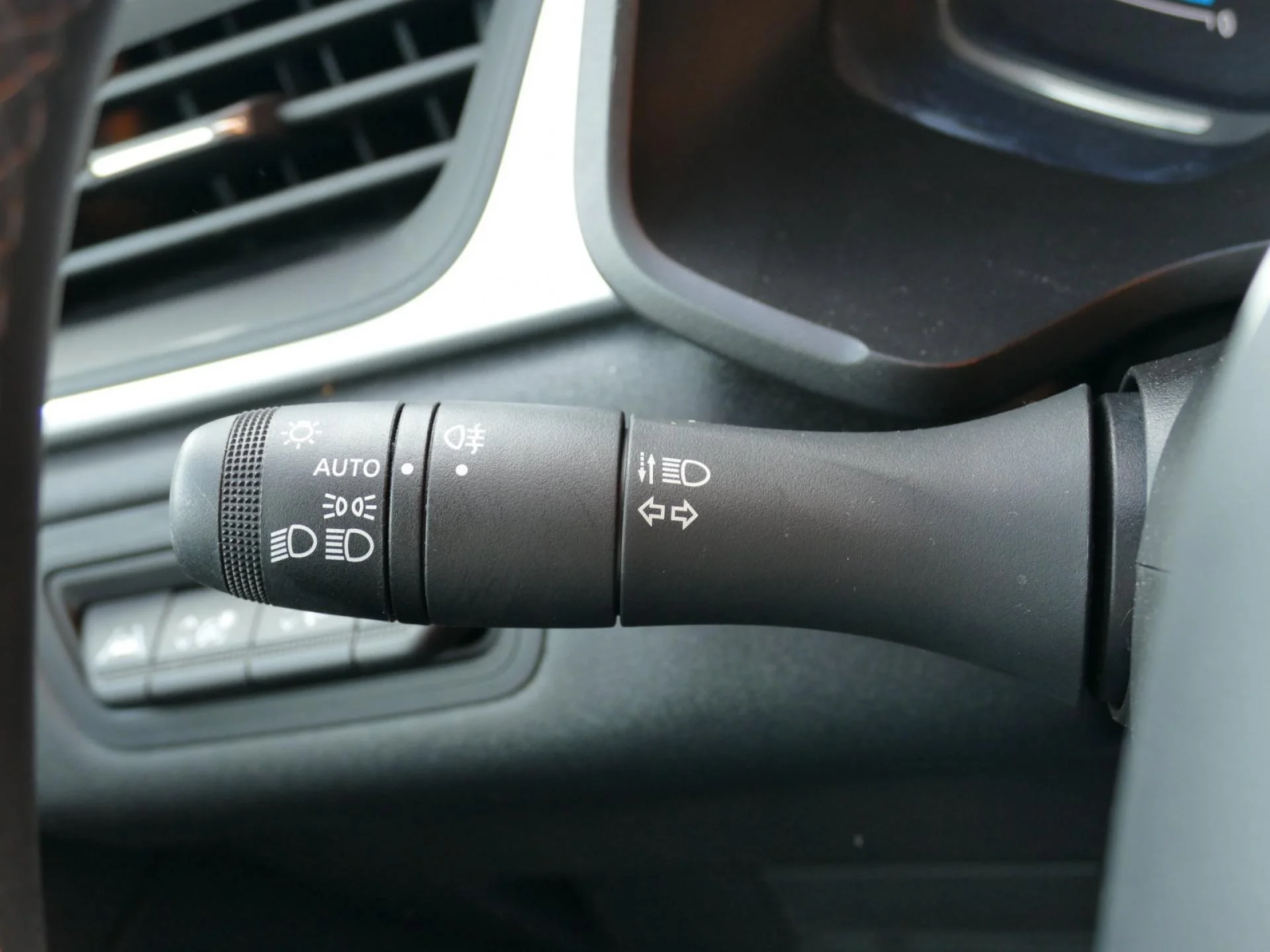 RENAULT CAPTUR - Miniature 26 sur 32 - Cliquer pour voir cette photo