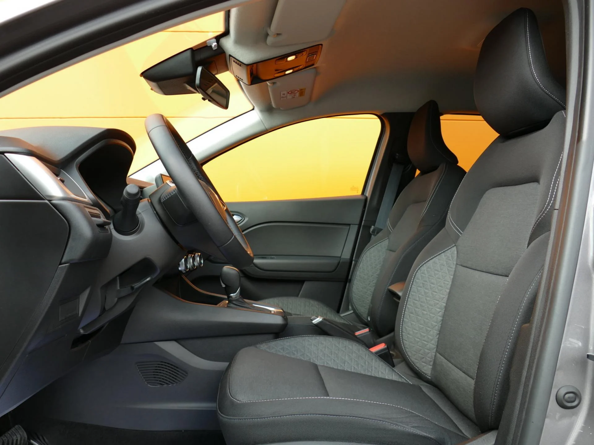 RENAULT CAPTUR - Miniature 7 sur 32 - Cliquer pour voir cette photo