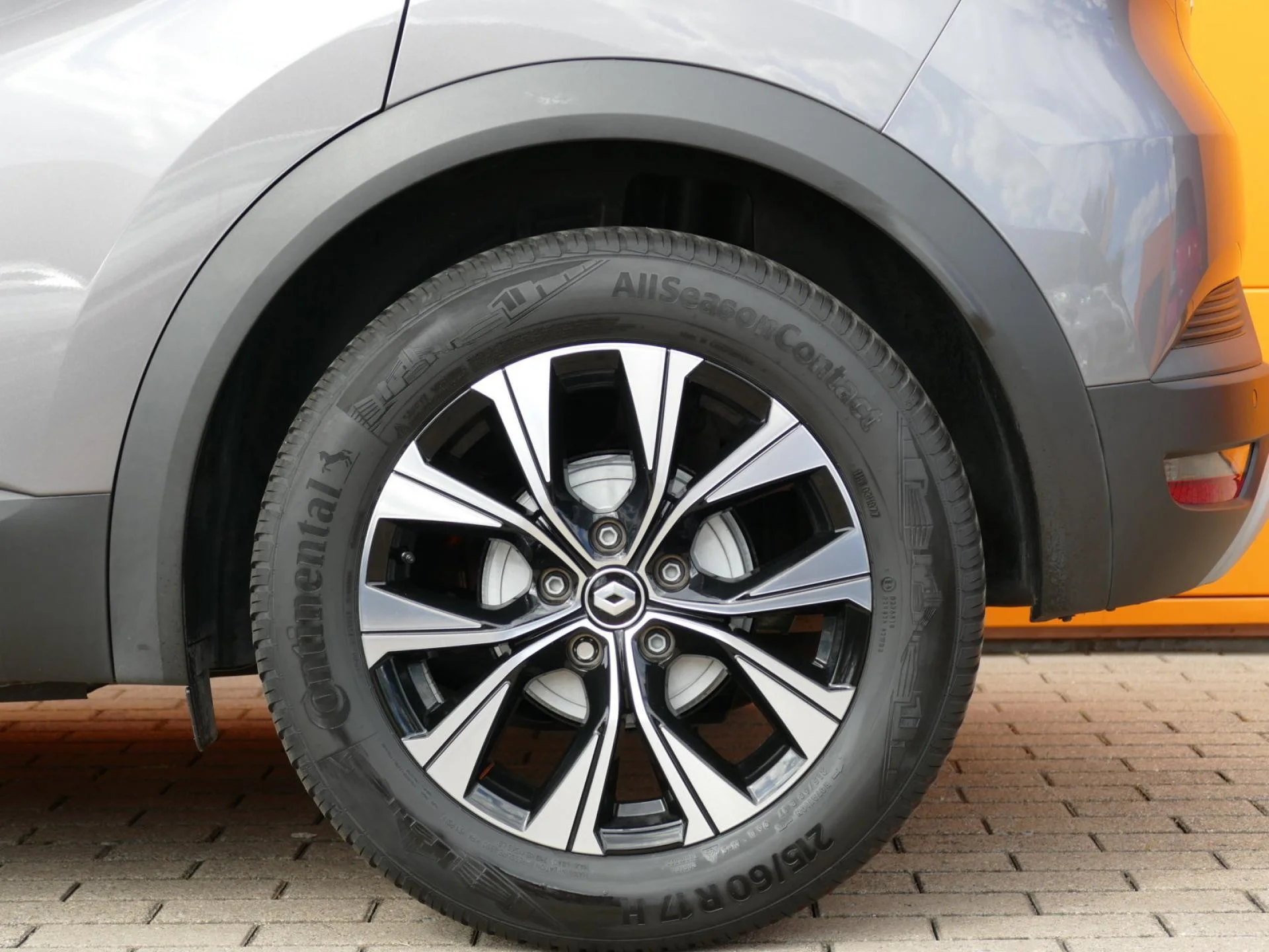 RENAULT CAPTUR - Miniature 32 sur 32 - Cliquer pour voir cette photo