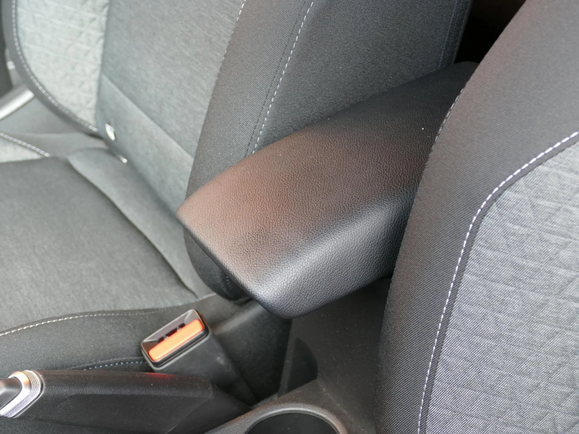 RENAULT CAPTUR - Miniature 23 sur 32 - Cliquer pour voir cette photo