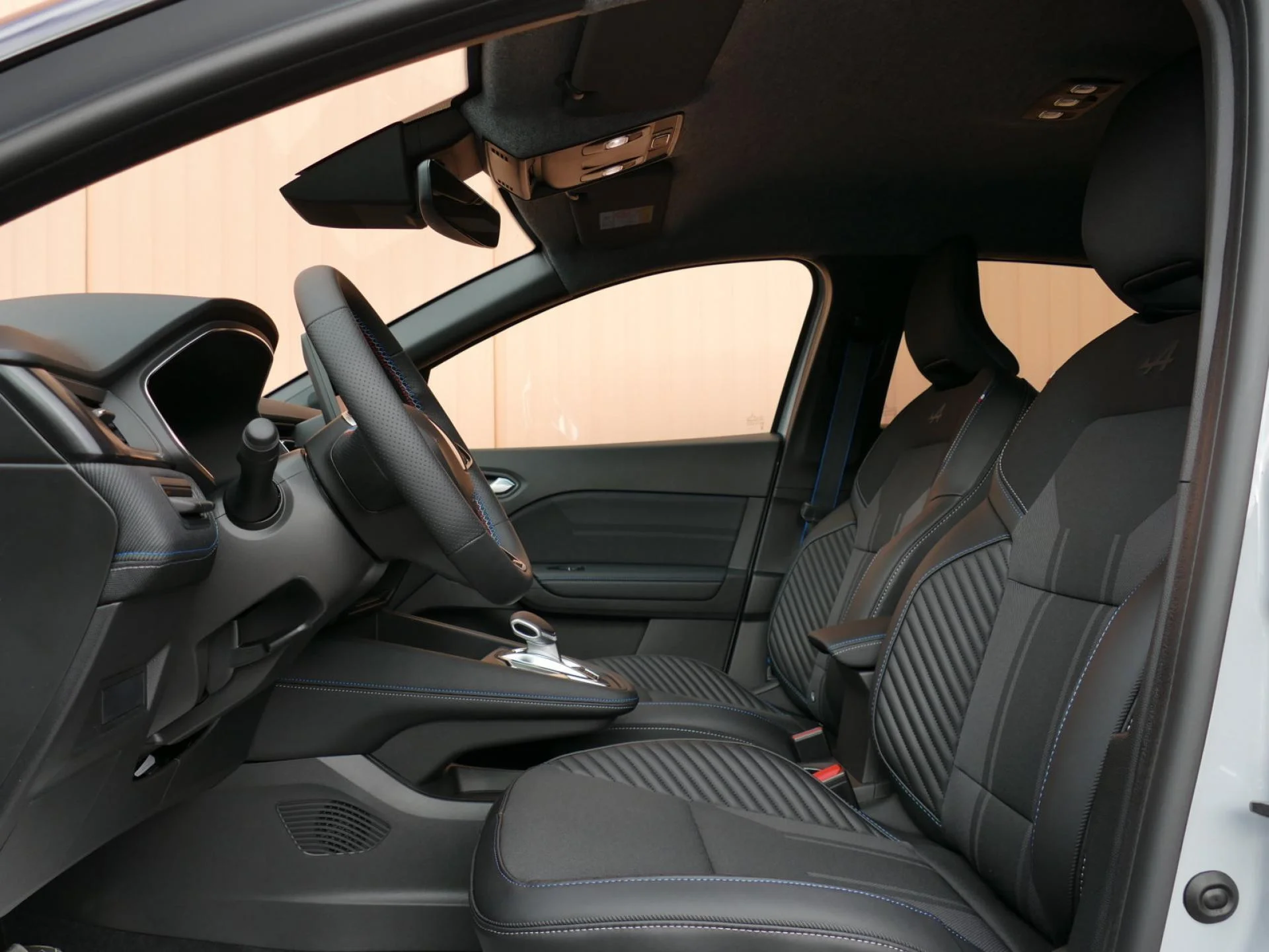 RENAULT CAPTUR - Miniature 26 sur 32 - Cliquer pour voir cette photo