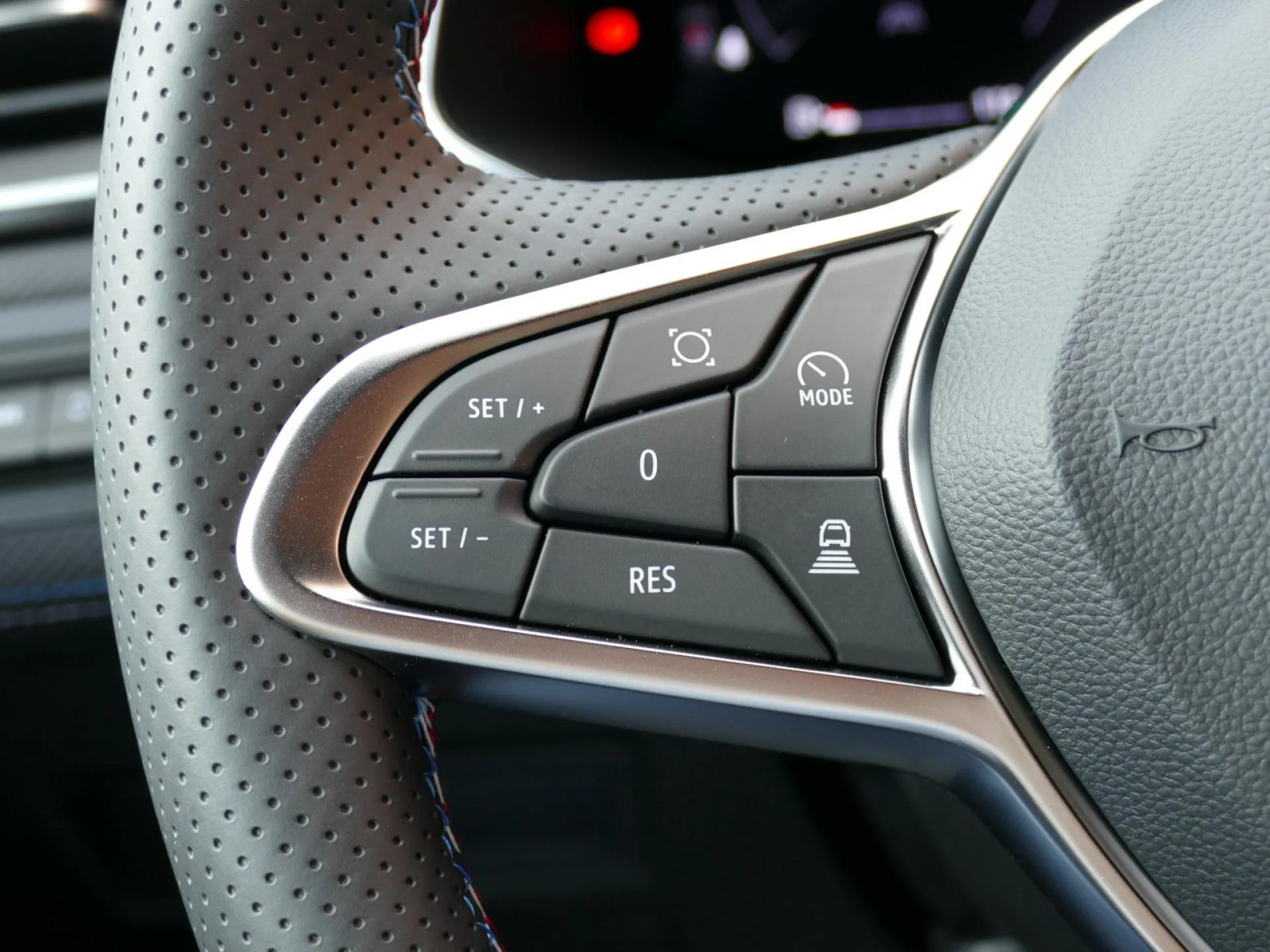 RENAULT CAPTUR - Miniature 8 sur 32 - Cliquer pour voir cette photo