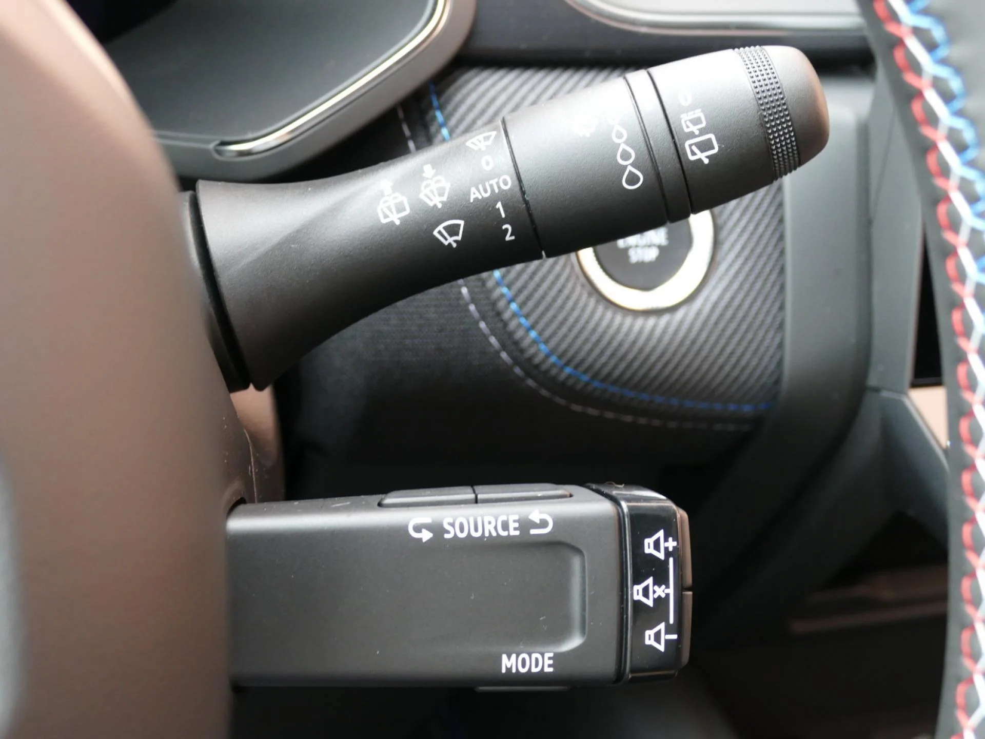 RENAULT CAPTUR - Miniature 14 sur 32 - Cliquer pour voir cette photo