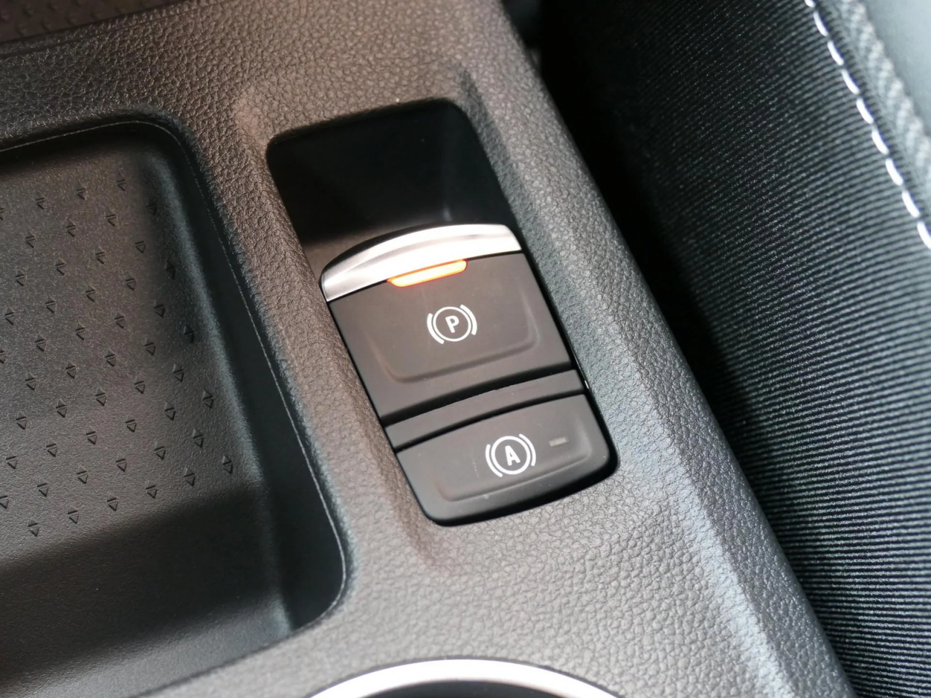 RENAULT CAPTUR - Miniature 12 sur 32 - Cliquer pour voir cette photo