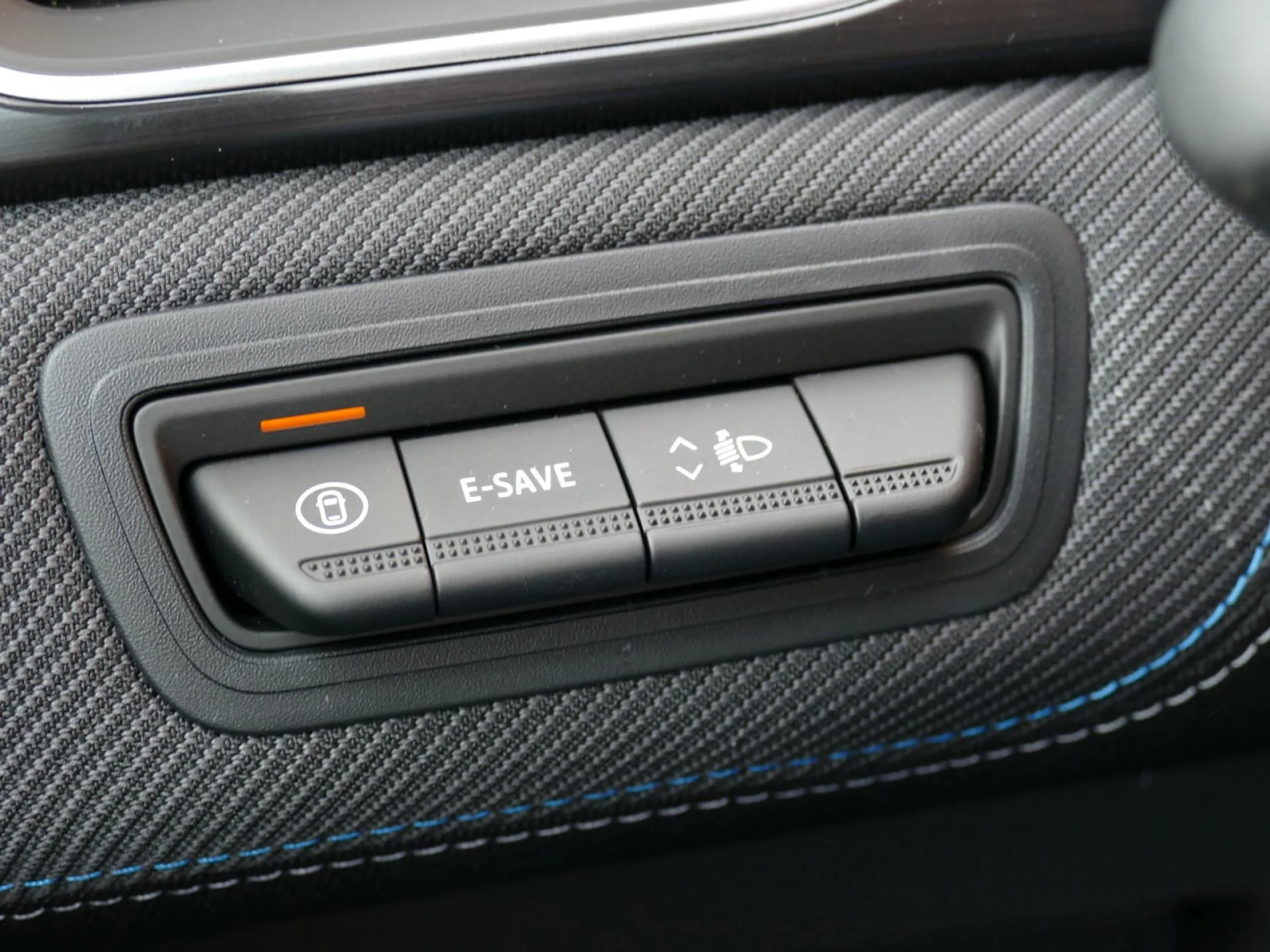 RENAULT CAPTUR - Miniature 11 sur 32 - Cliquer pour voir cette photo