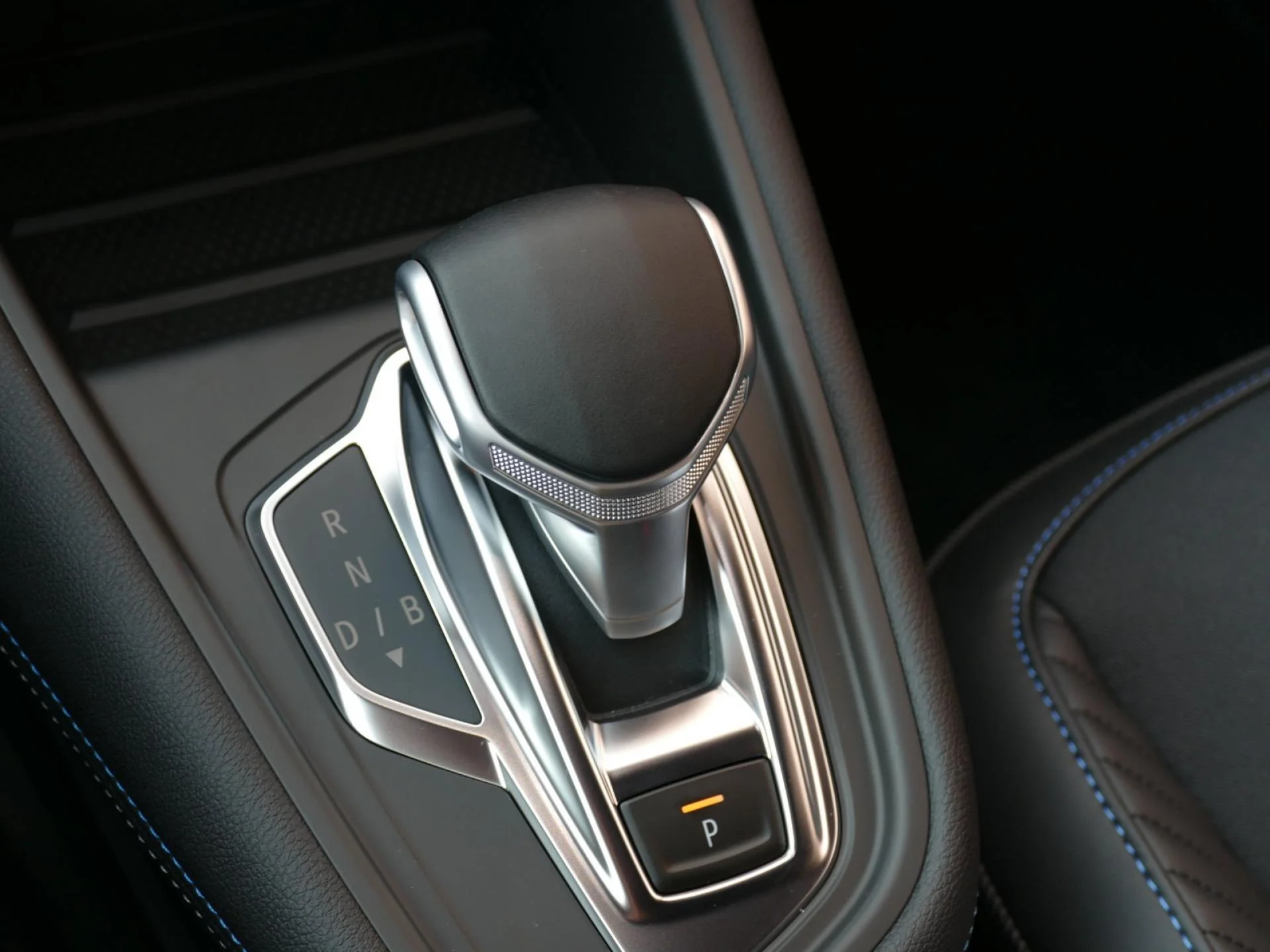 RENAULT CAPTUR - Miniature 9 sur 32 - Cliquer pour voir cette photo