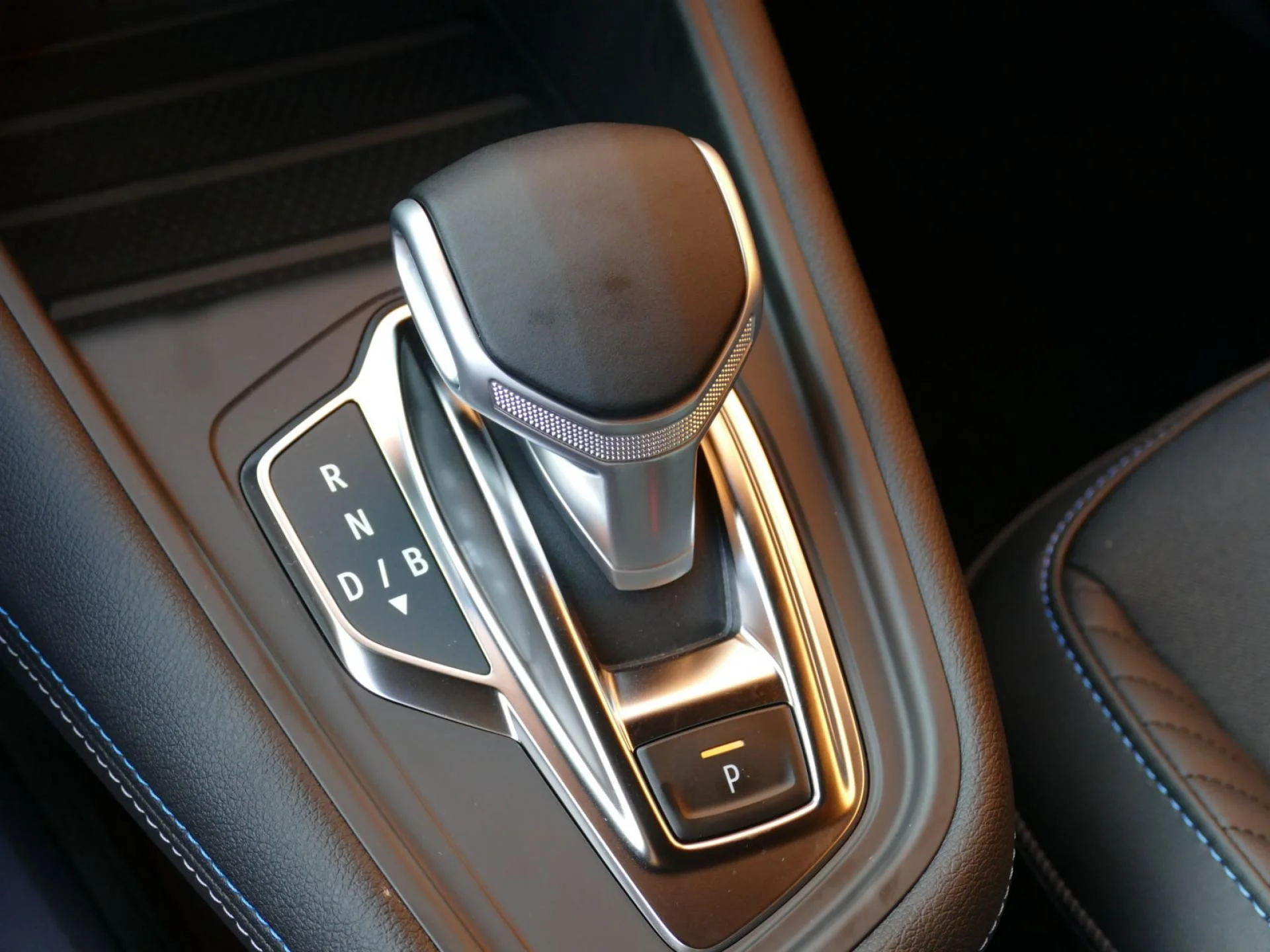 RENAULT CAPTUR - Miniature 18 sur 33 - Cliquer pour voir cette photo
