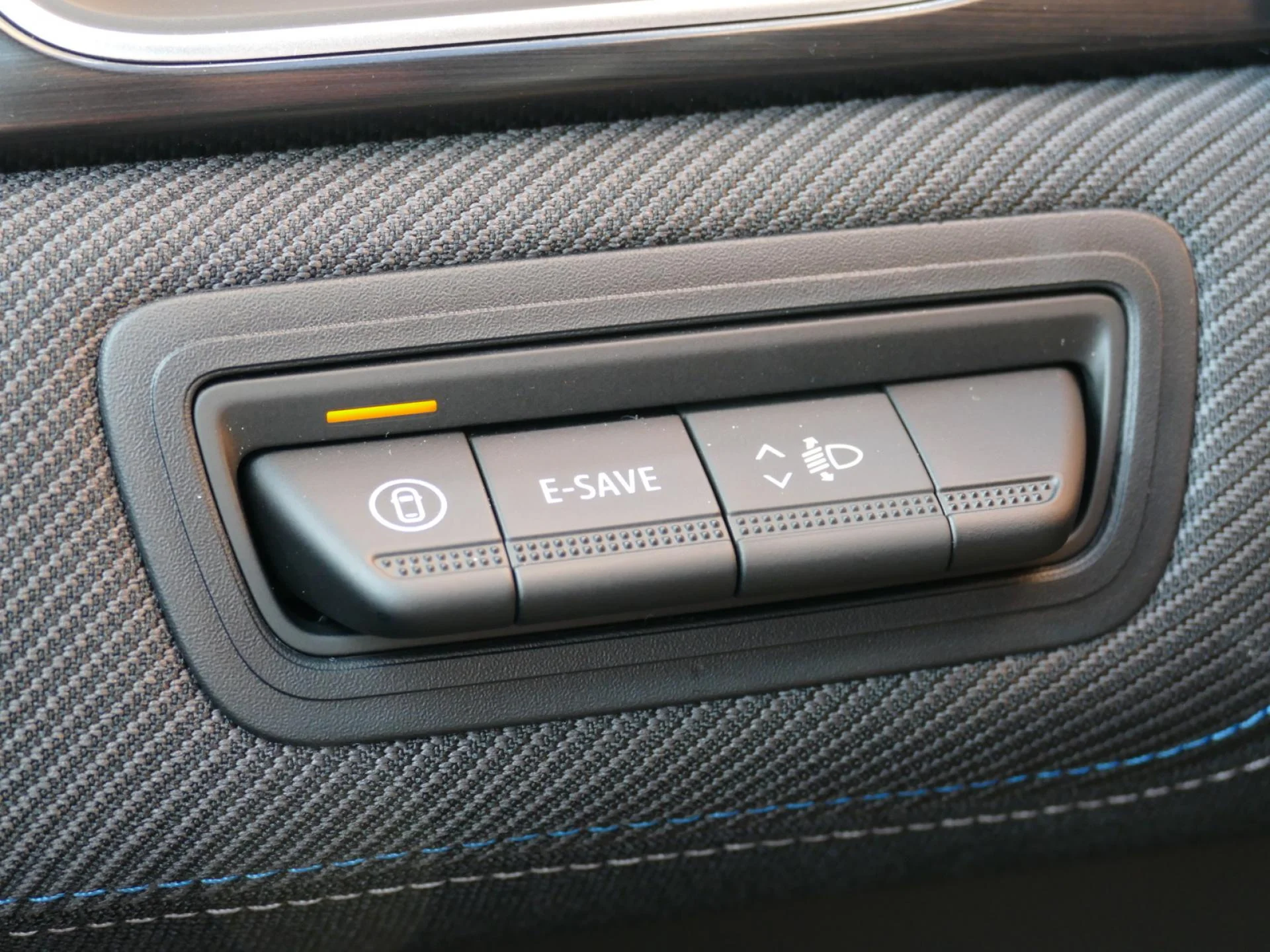 RENAULT CAPTUR - Miniature 23 sur 33 - Cliquer pour voir cette photo