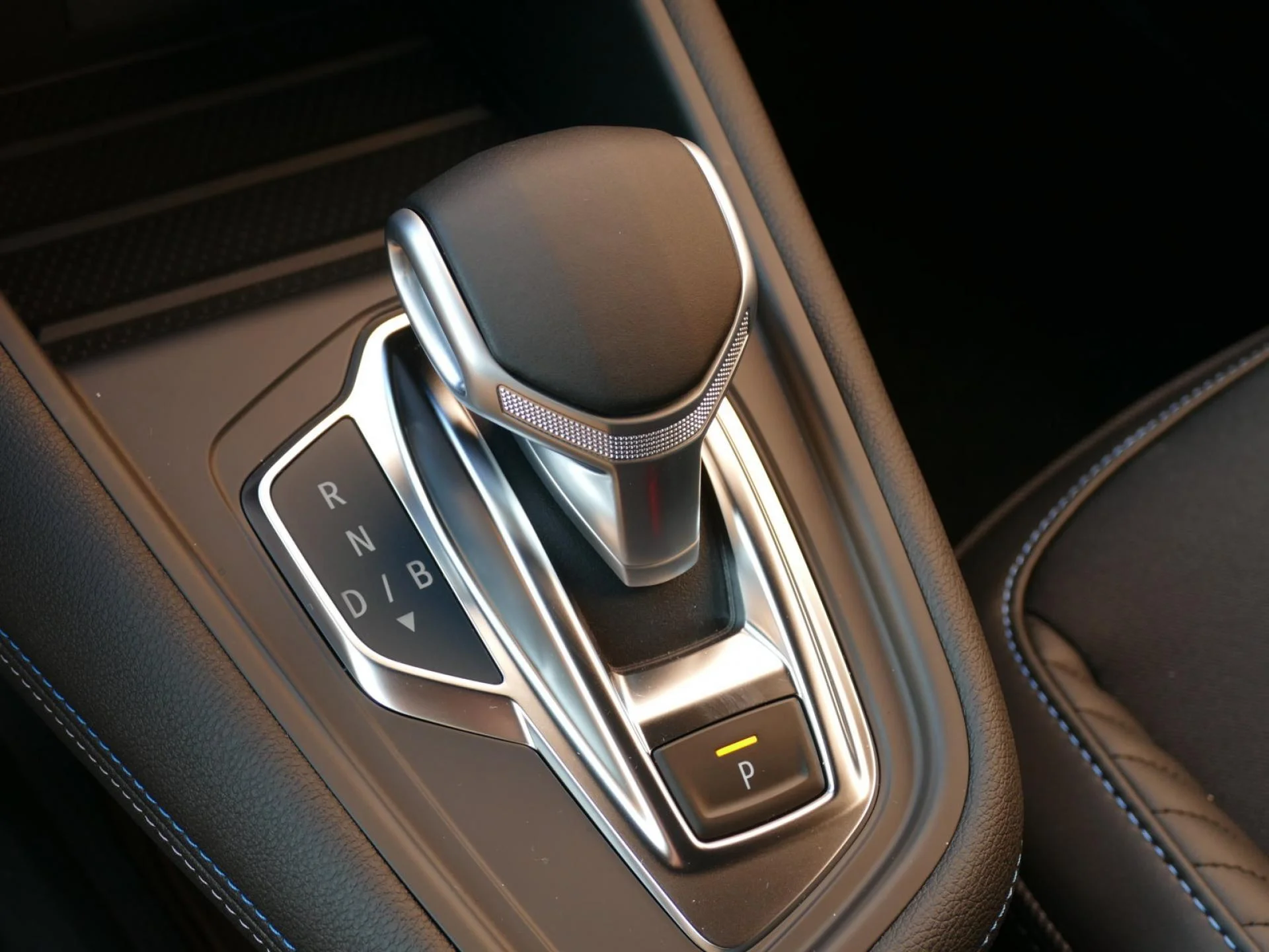 RENAULT CAPTUR - Miniature 19 sur 33 - Cliquer pour voir cette photo
