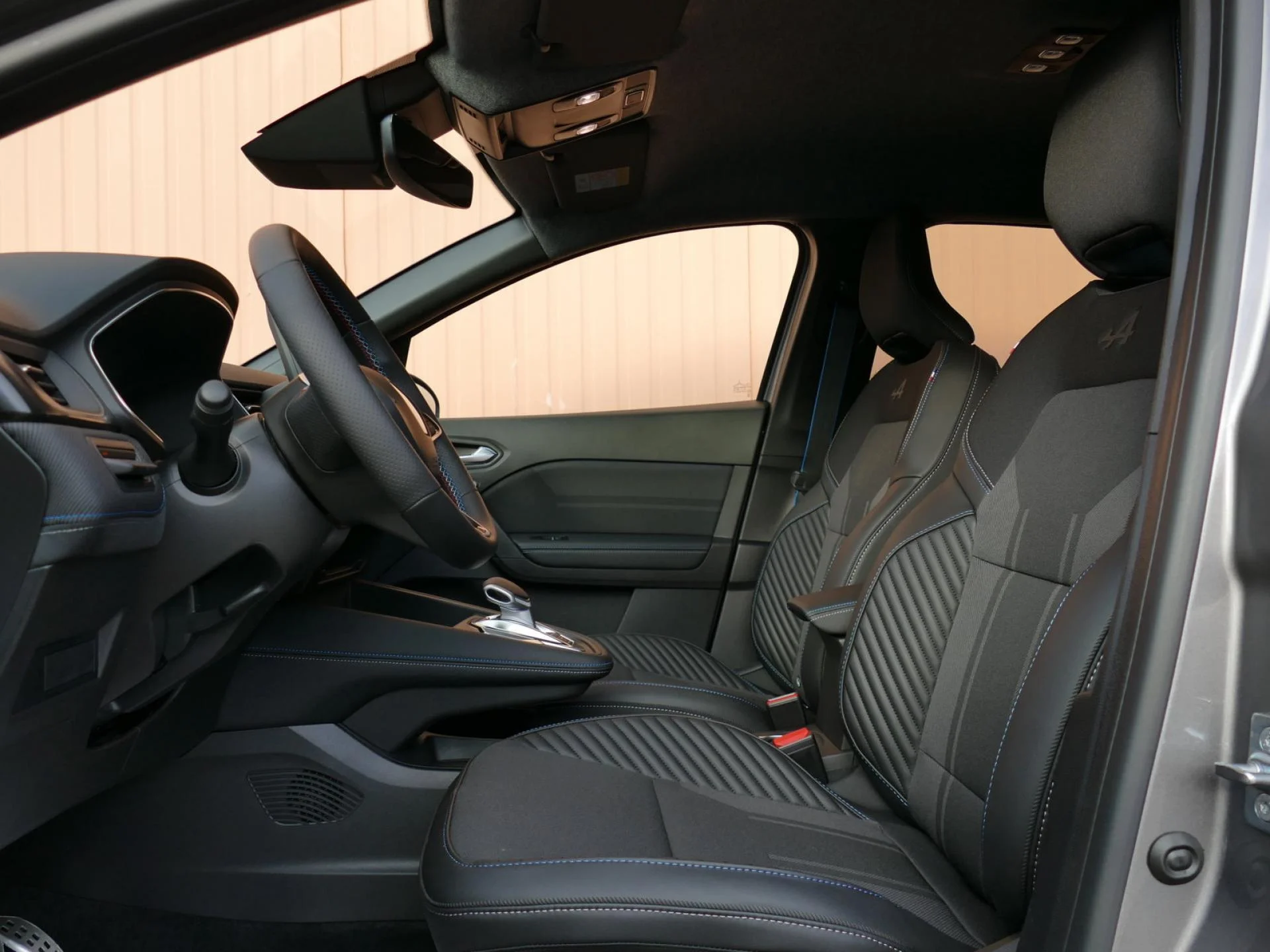RENAULT CAPTUR - Miniature 8 sur 33 - Cliquer pour voir cette photo