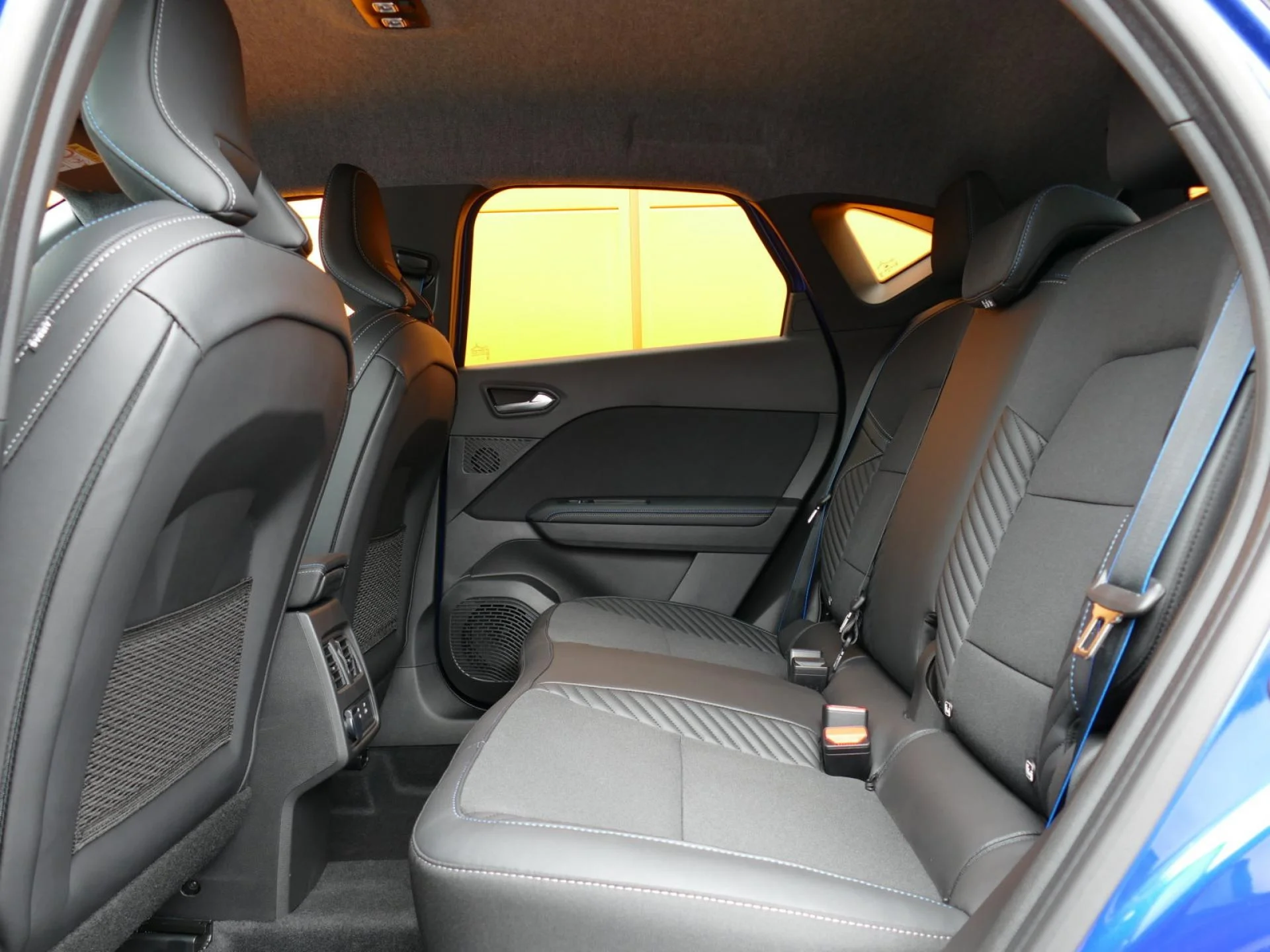 RENAULT CAPTUR - Miniature 7 sur 33 - Cliquer pour voir cette photo