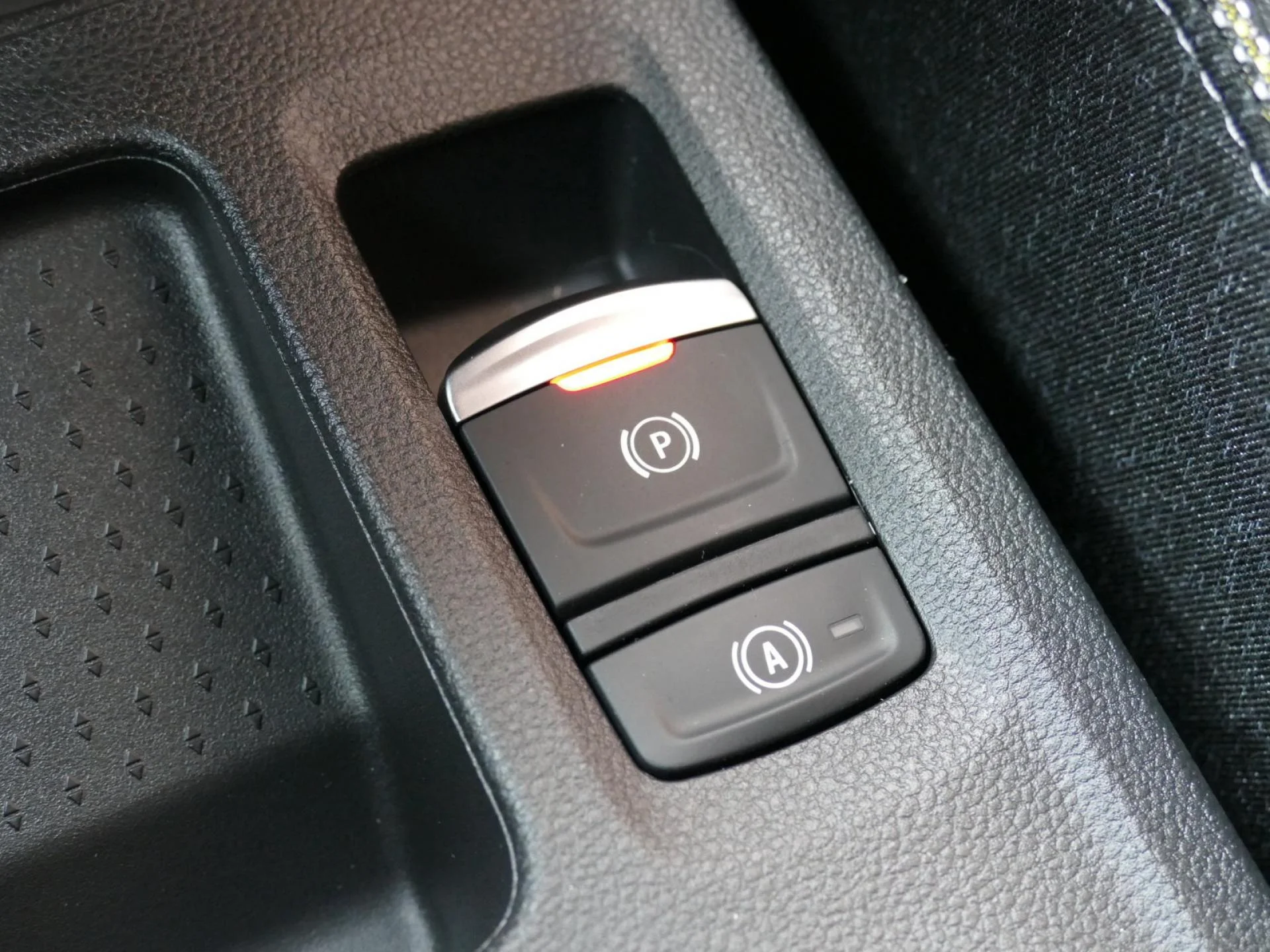 RENAULT CAPTUR - Miniature 5 sur 32 - Cliquer pour voir cette photo