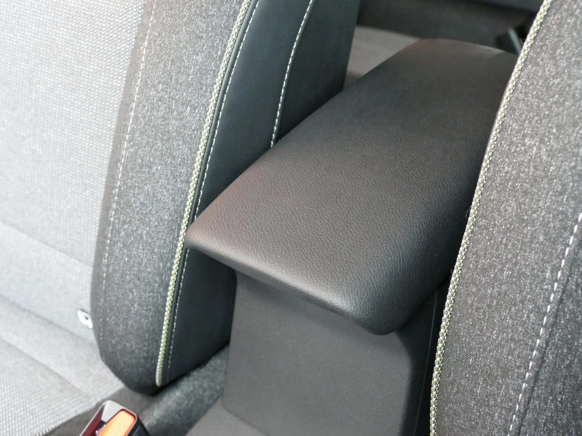 RENAULT CAPTUR - Miniature 29 sur 32 - Cliquer pour voir cette photo