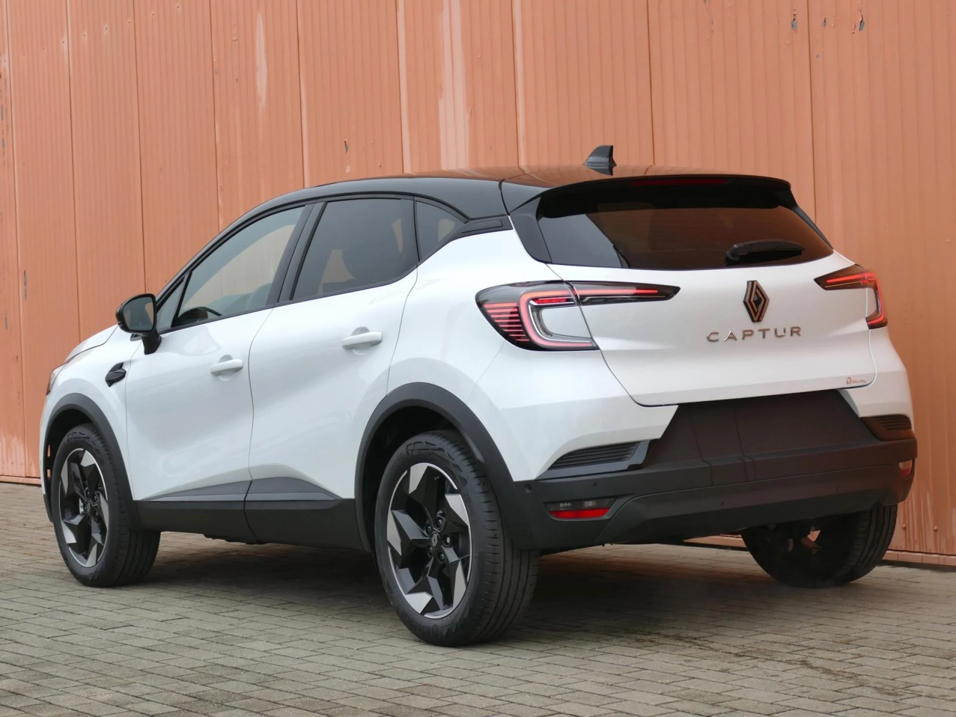 RENAULT CAPTUR - Miniature 25 sur 32 - Cliquer pour voir cette photo