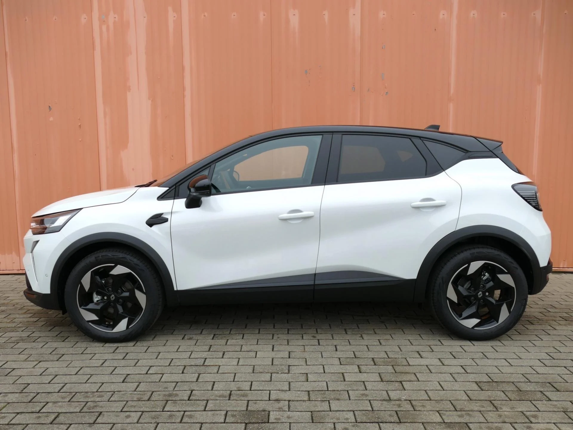 RENAULT CAPTUR - Miniature 19 sur 32 - Cliquer pour voir cette photo