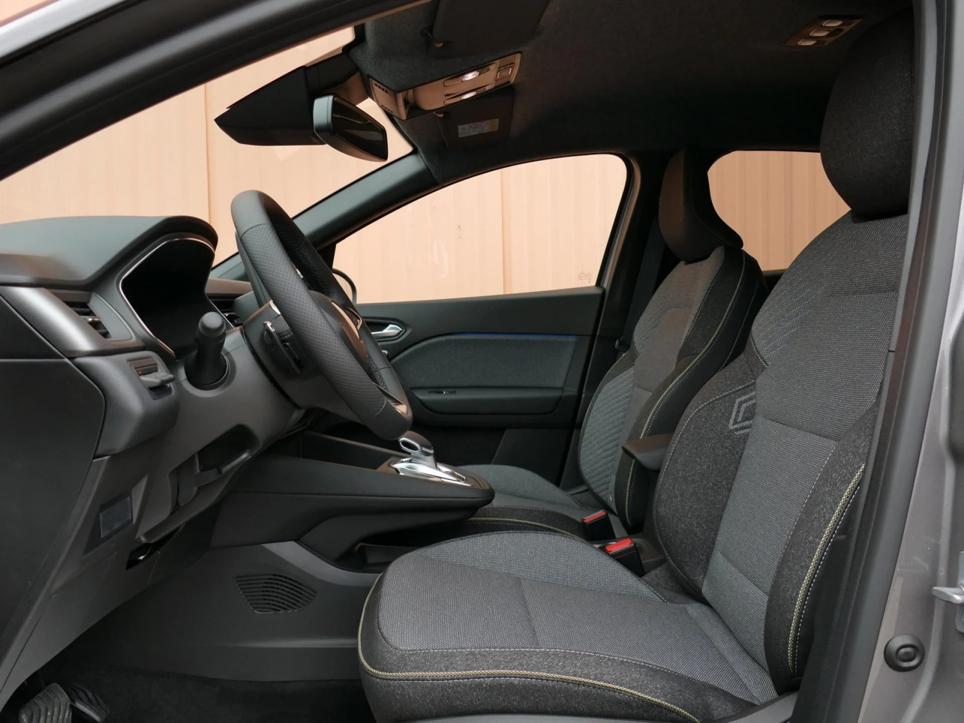 RENAULT CAPTUR - Miniature 20 sur 32 - Cliquer pour voir cette photo