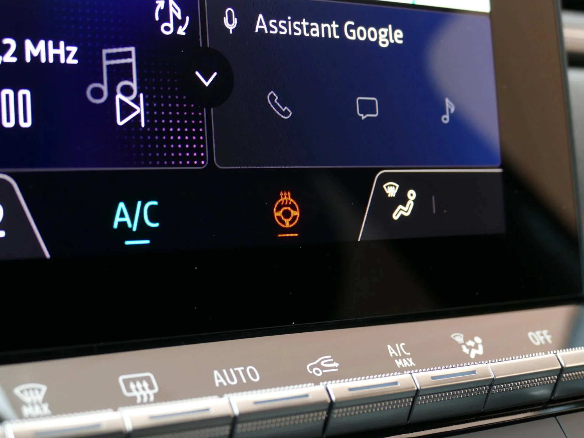 RENAULT CAPTUR - Miniature 23 sur 32 - Cliquer pour voir cette photo