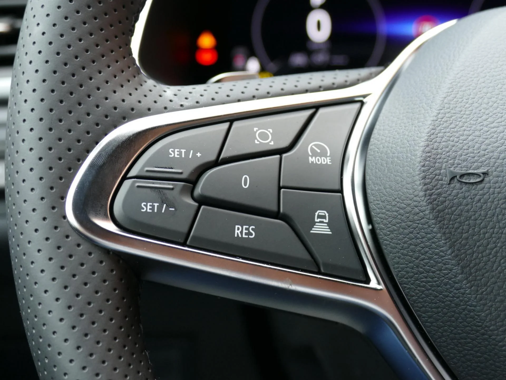 RENAULT CAPTUR - Miniature 7 sur 32 - Cliquer pour voir cette photo